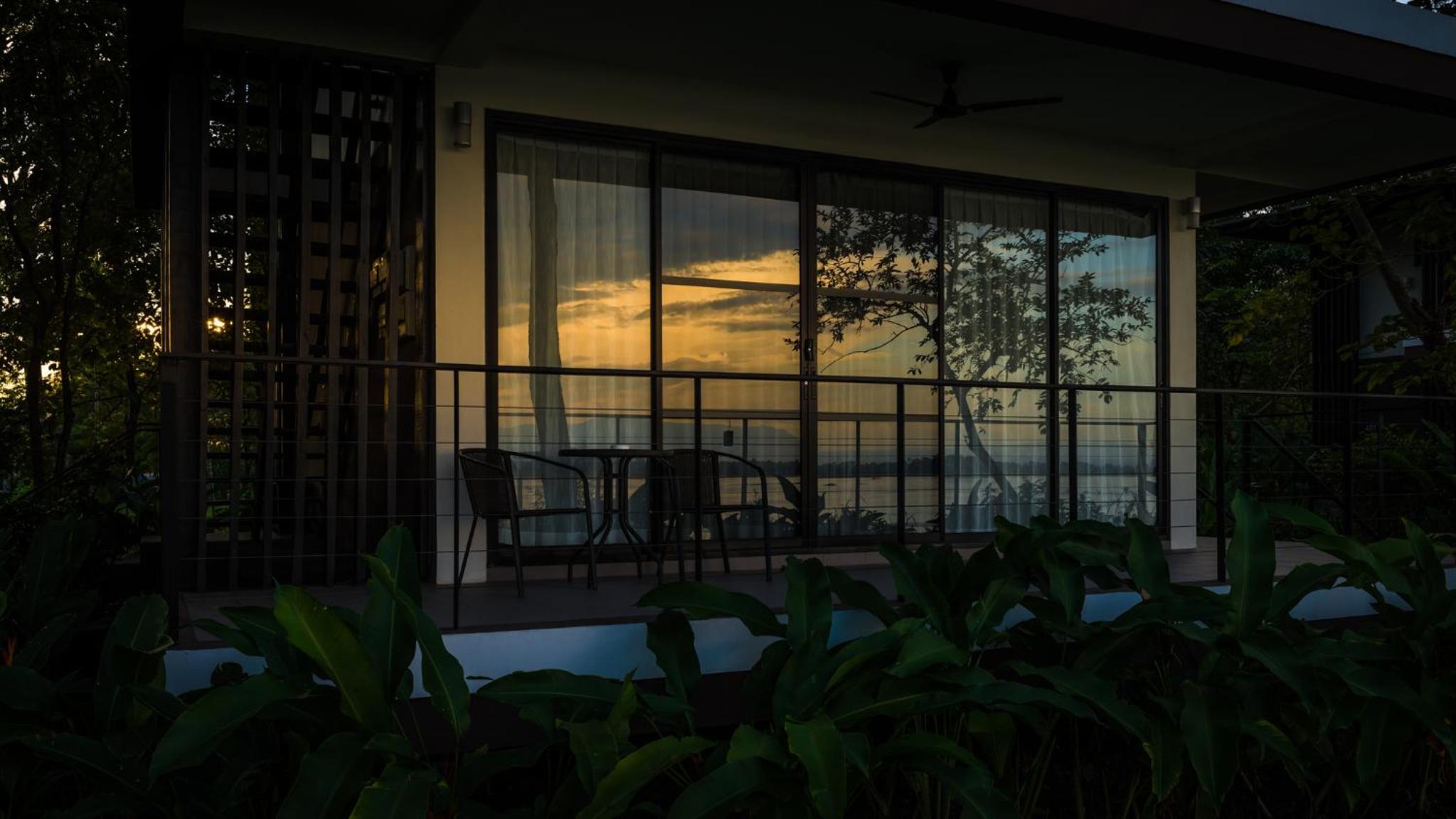 Deluxe Riverfront Villa Double or Twin - Ground Floor