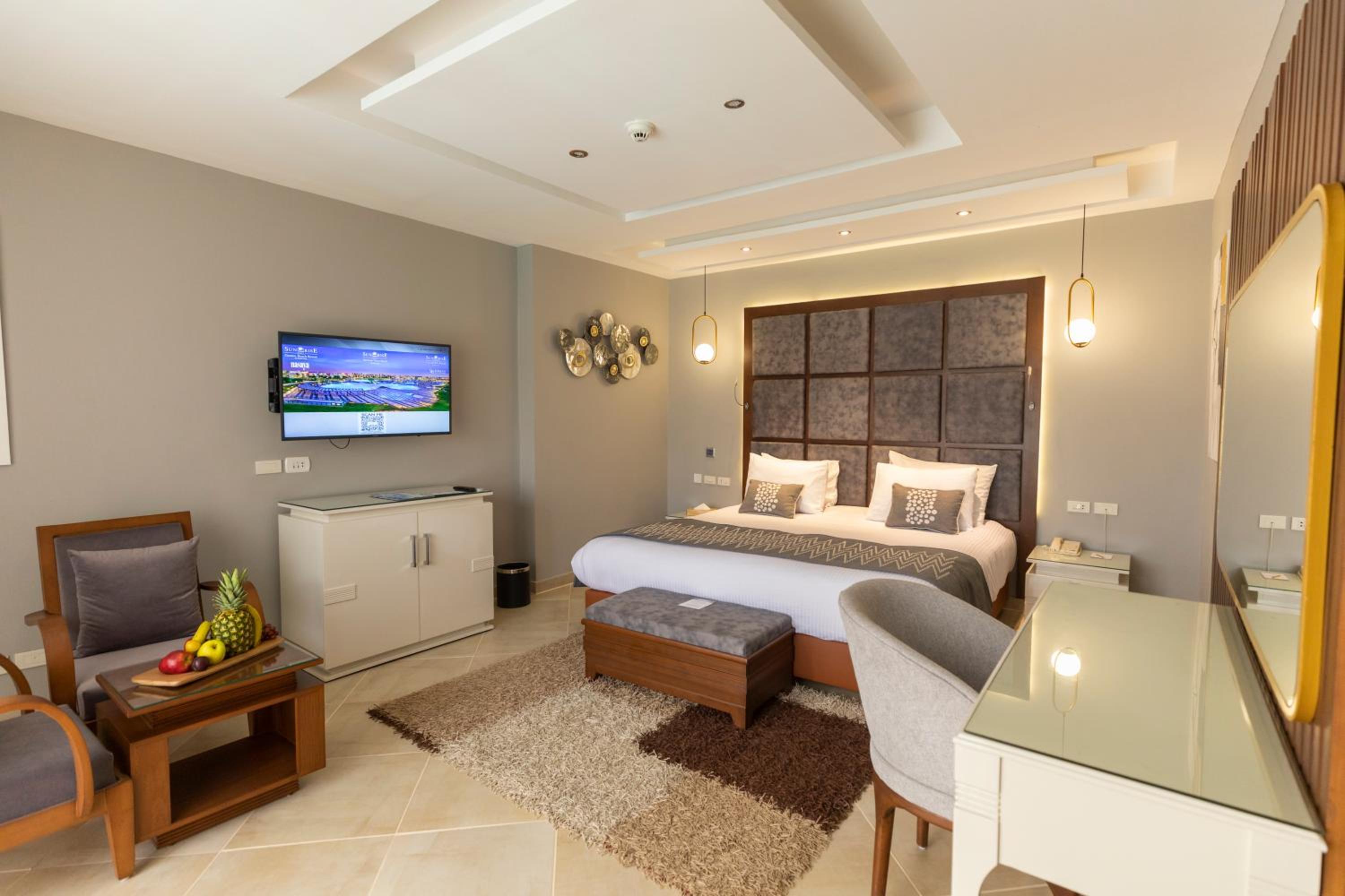 Pool Suite- Posh Club