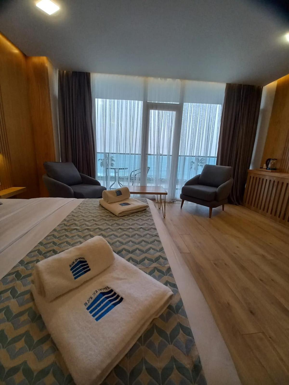 Deluxe Double Room With Balcony And Sea View