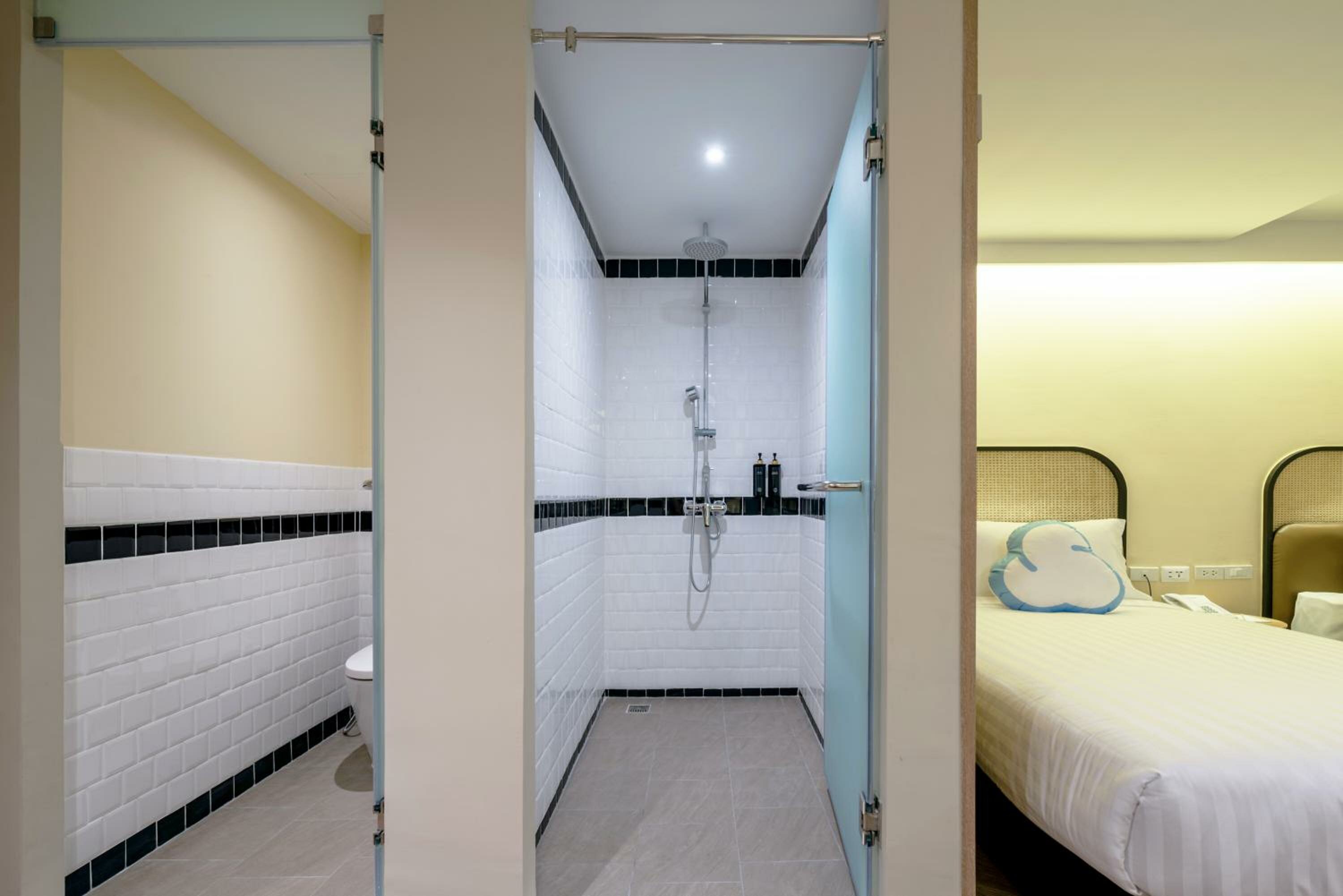 Double or Twin Room - No Window