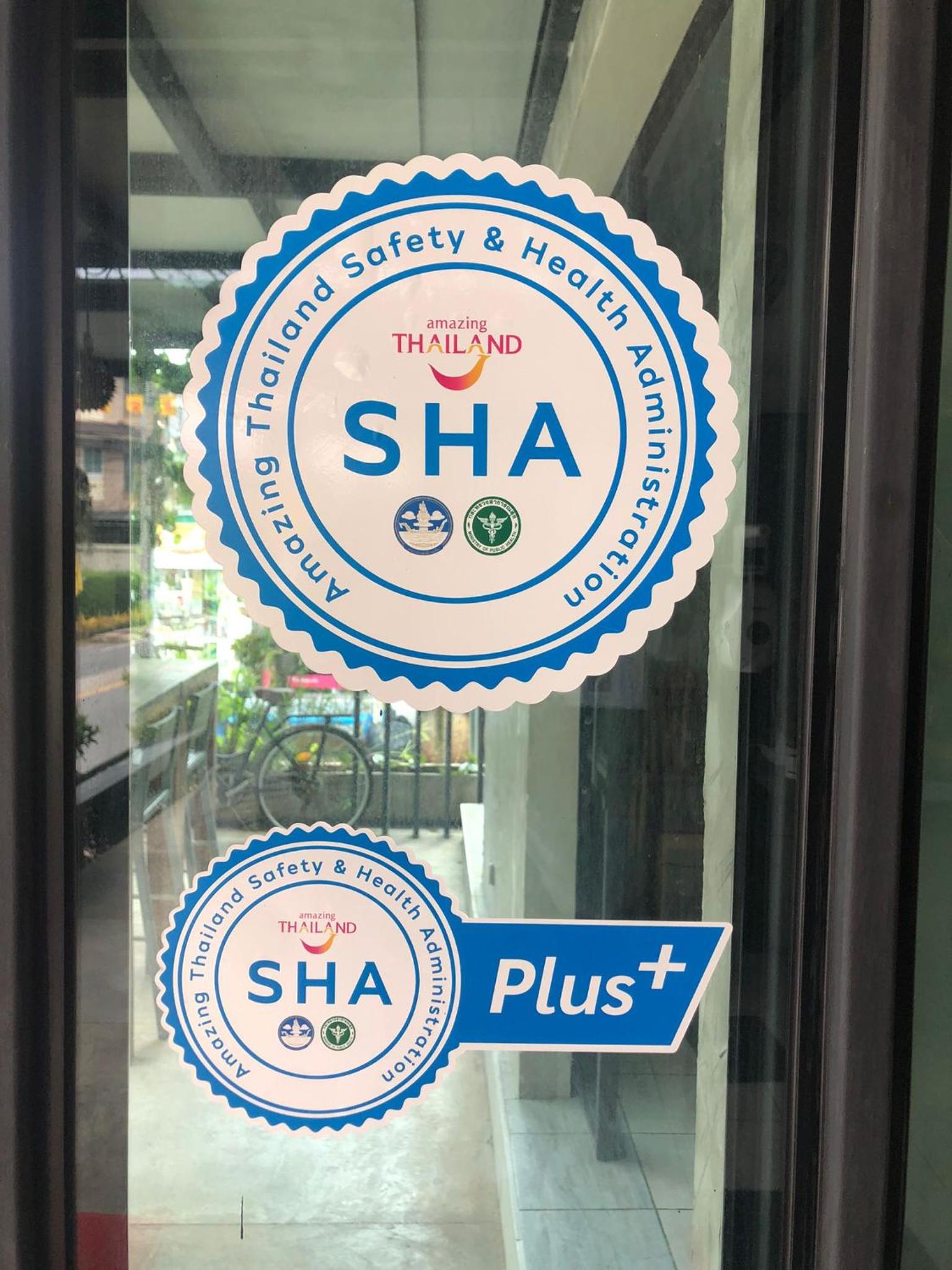 Apartment With Pool View 