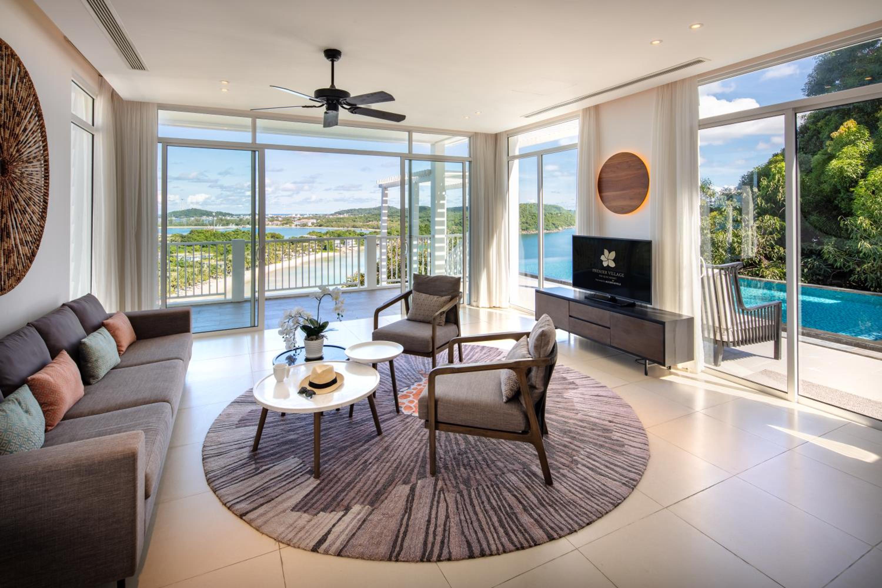 4 bedroom Ocean Villa with Private Pool 