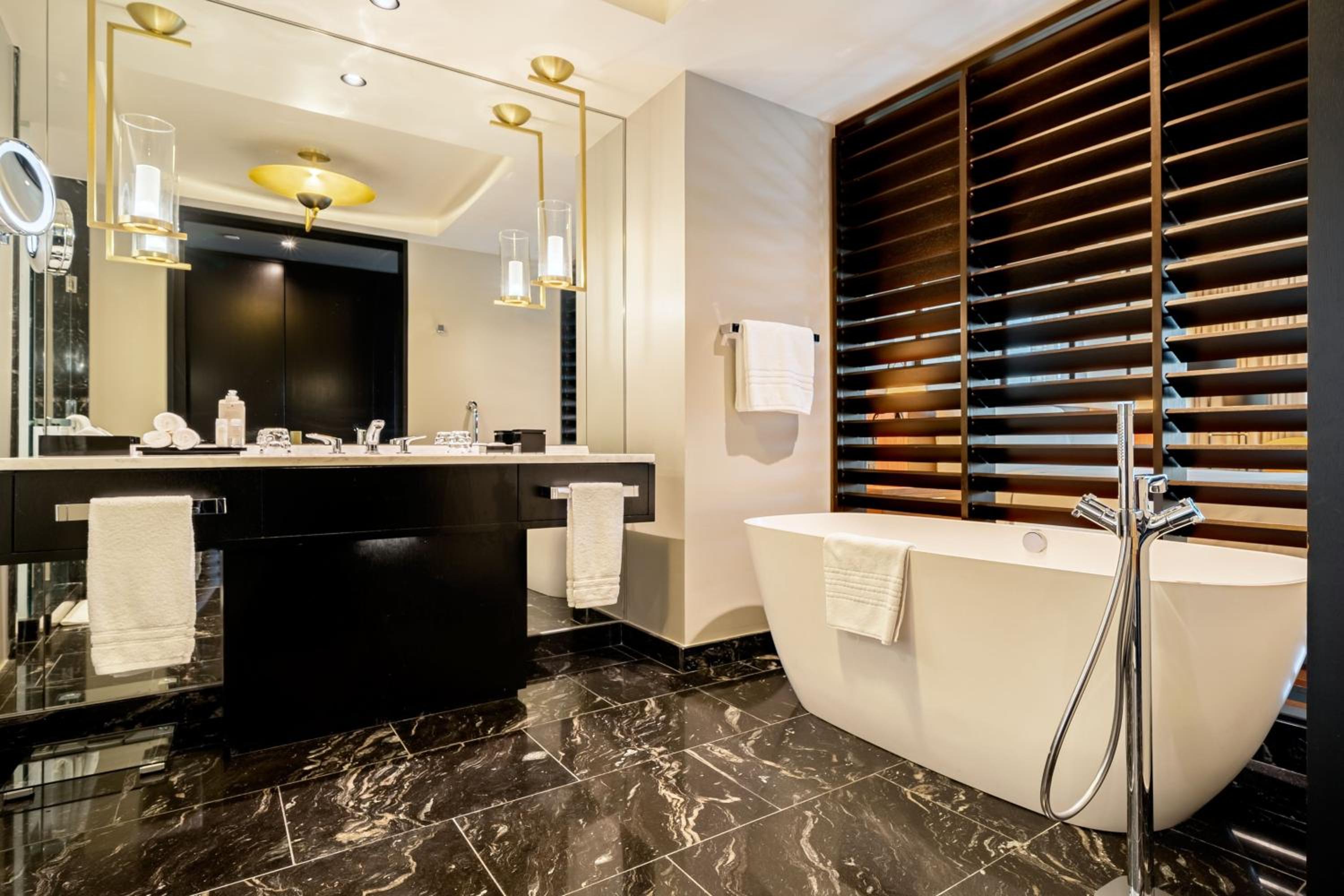 Premium Double Room with Two Double Beds and Bathtub