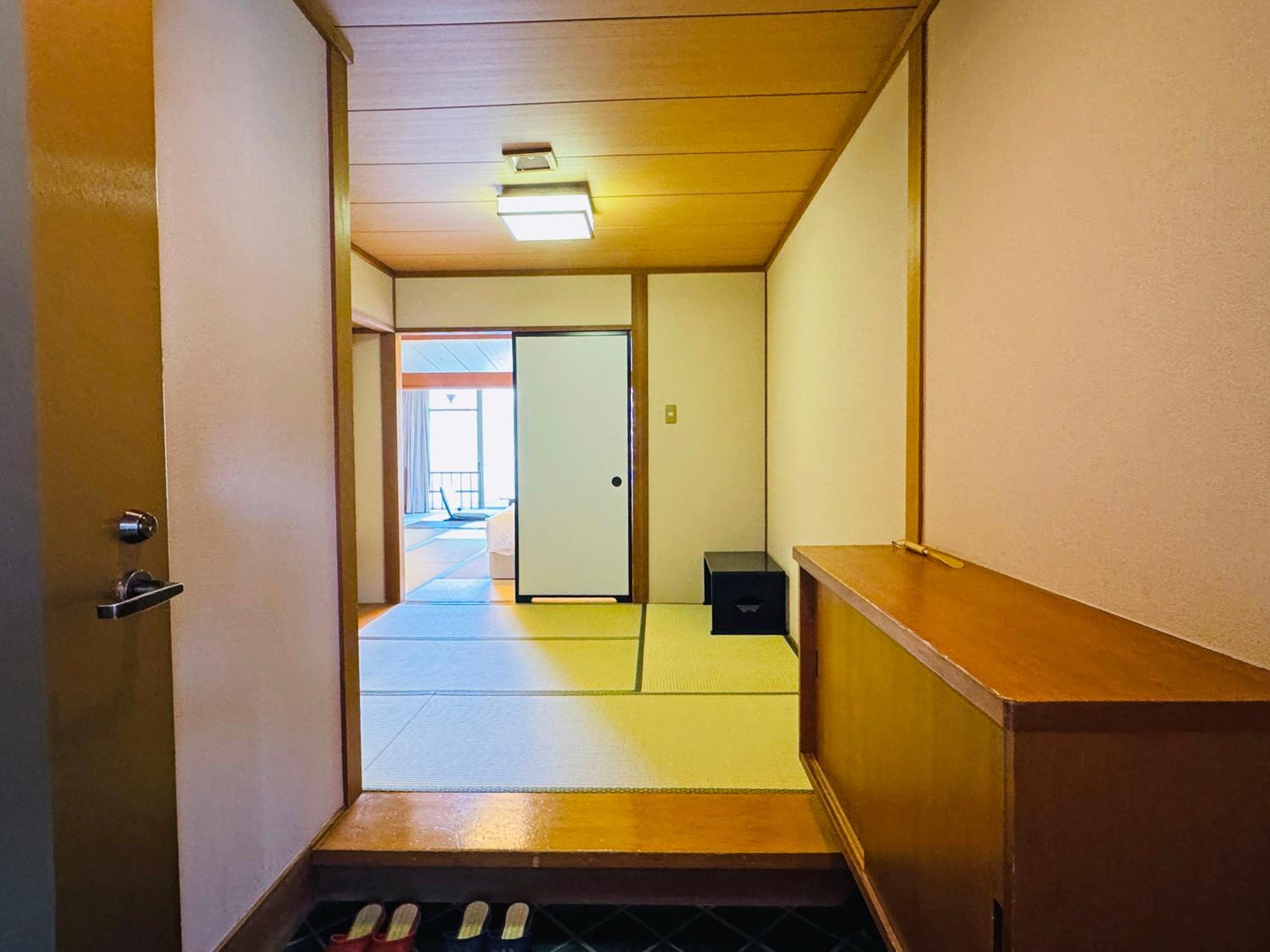 Japanese Style Room with Mt. Fuji & Lake View