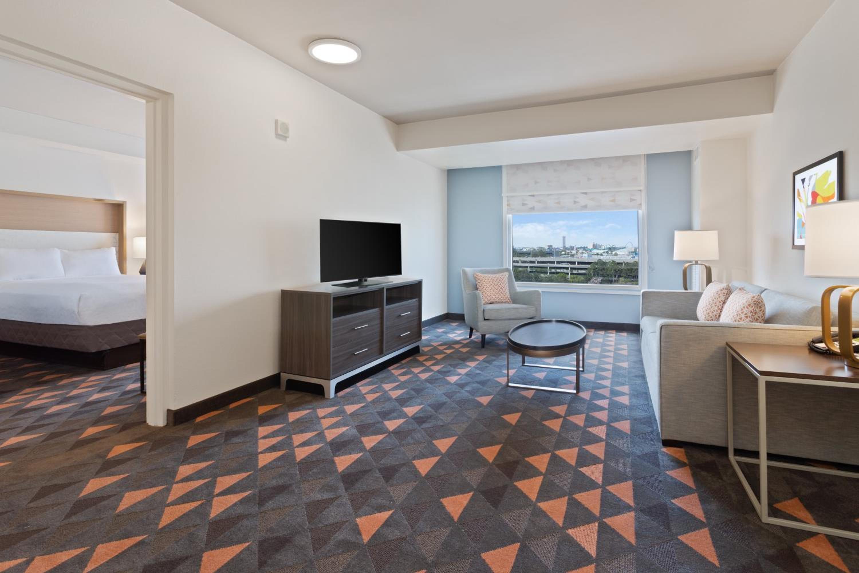 1 King One-Bedroom Suite