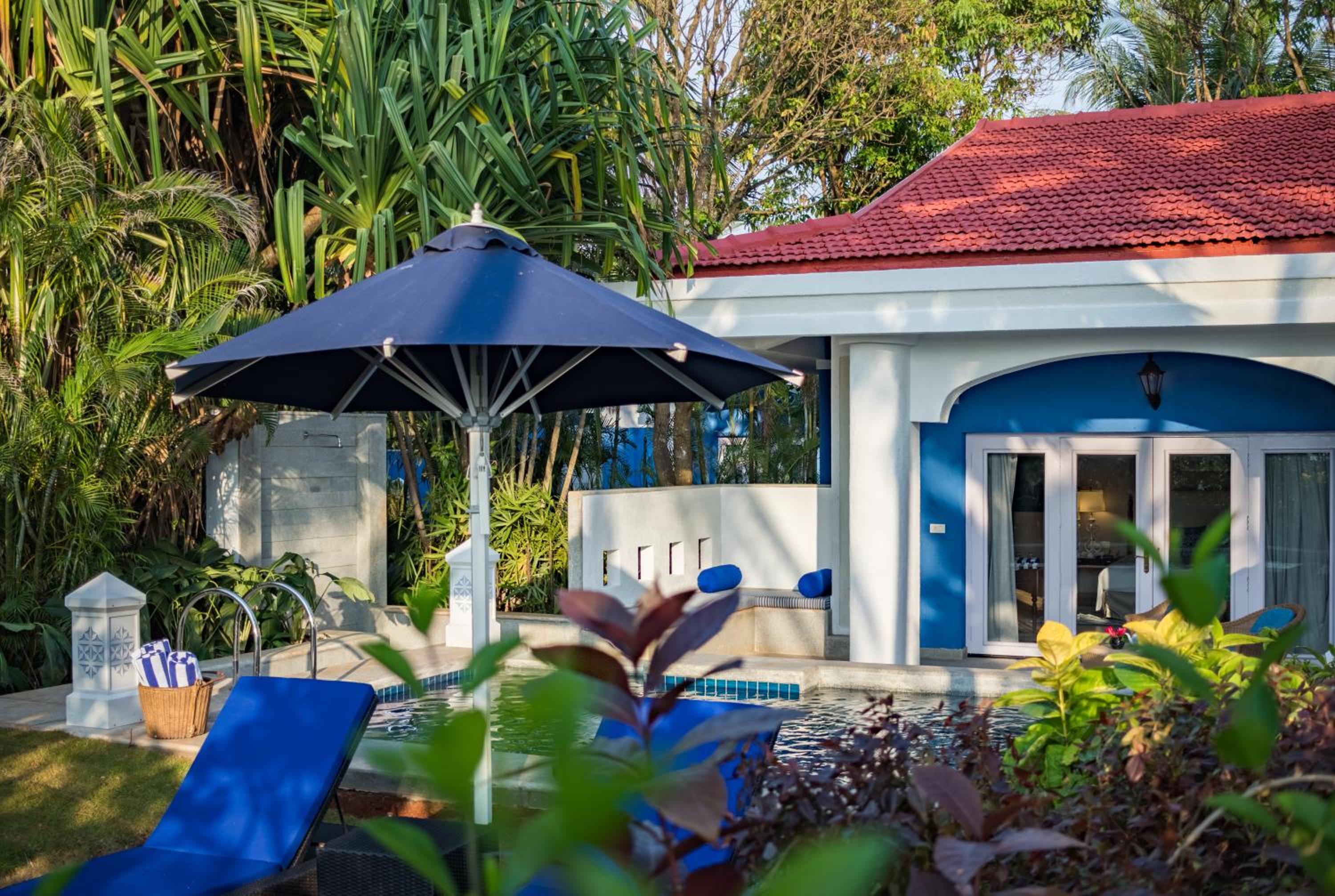 Indulgence Villa Room with Plunge Pool King Bed 
