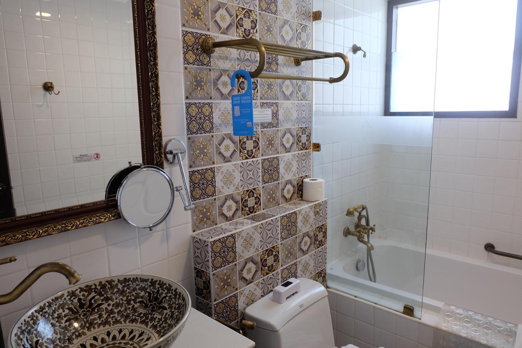 Grand Deluxe Double Room with Bathtub