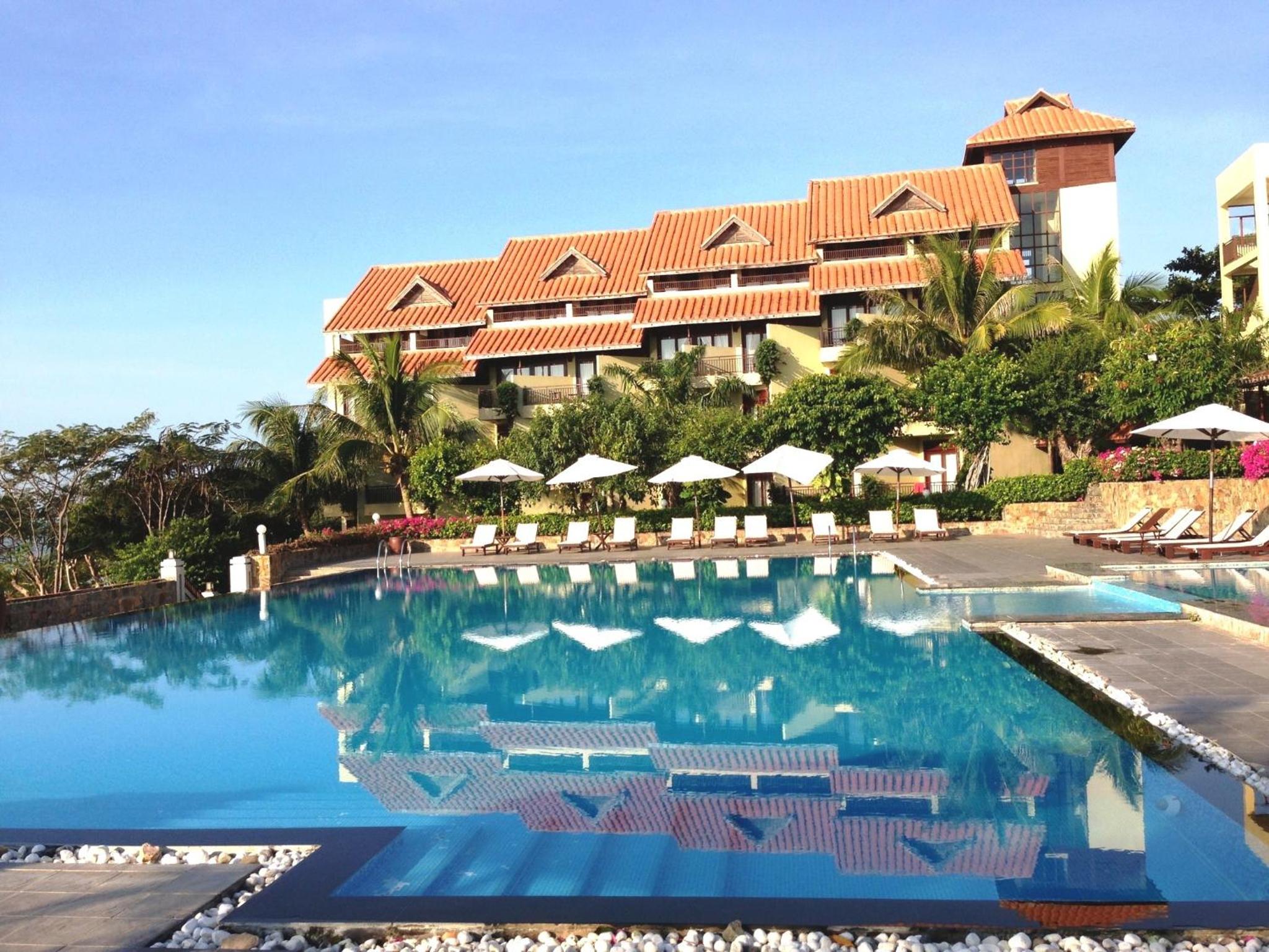 Deluxe Double or Twin Room with Balcony and Ocean View