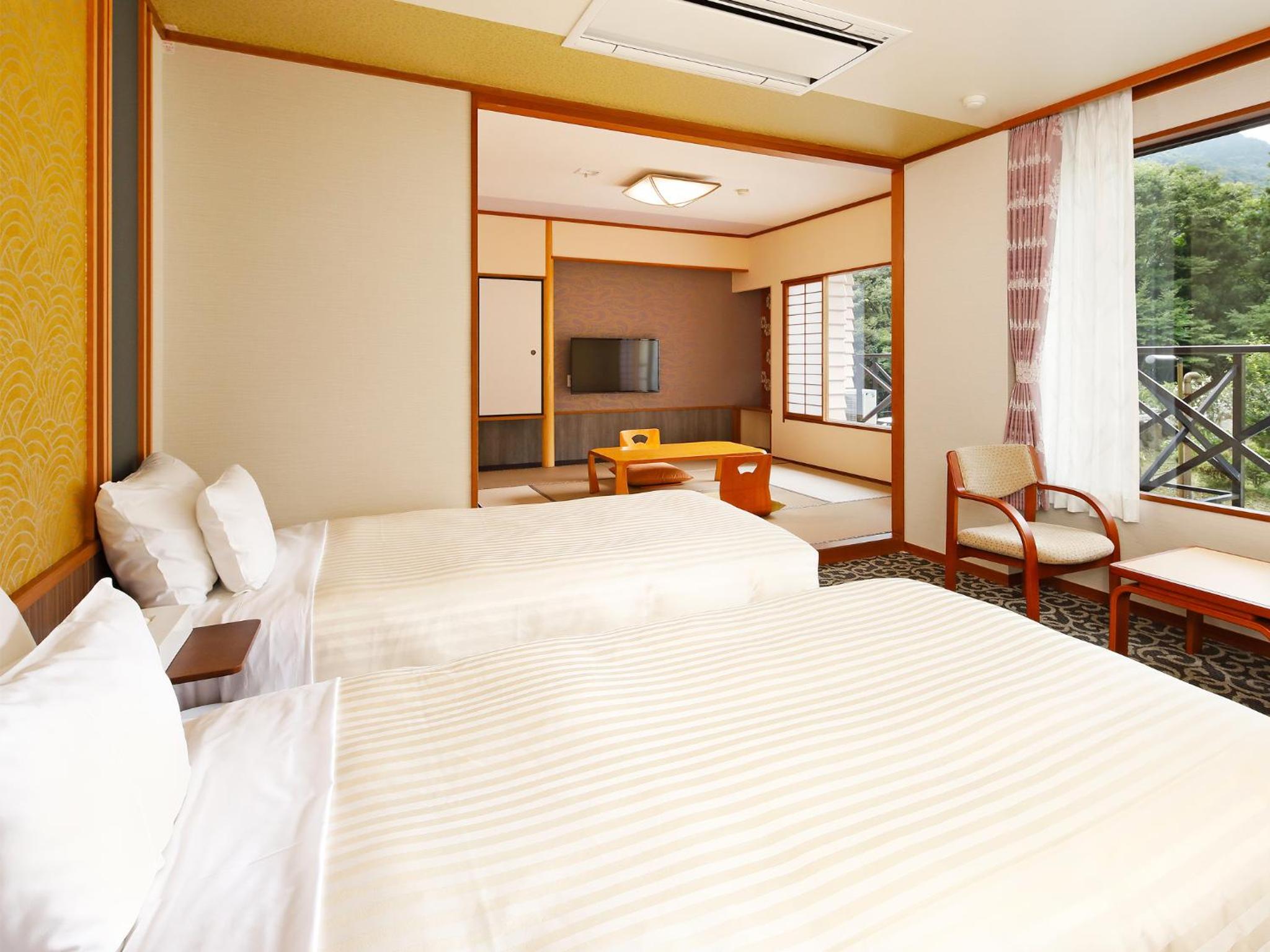 Family Room with Tatami Area and Private Bathroom
