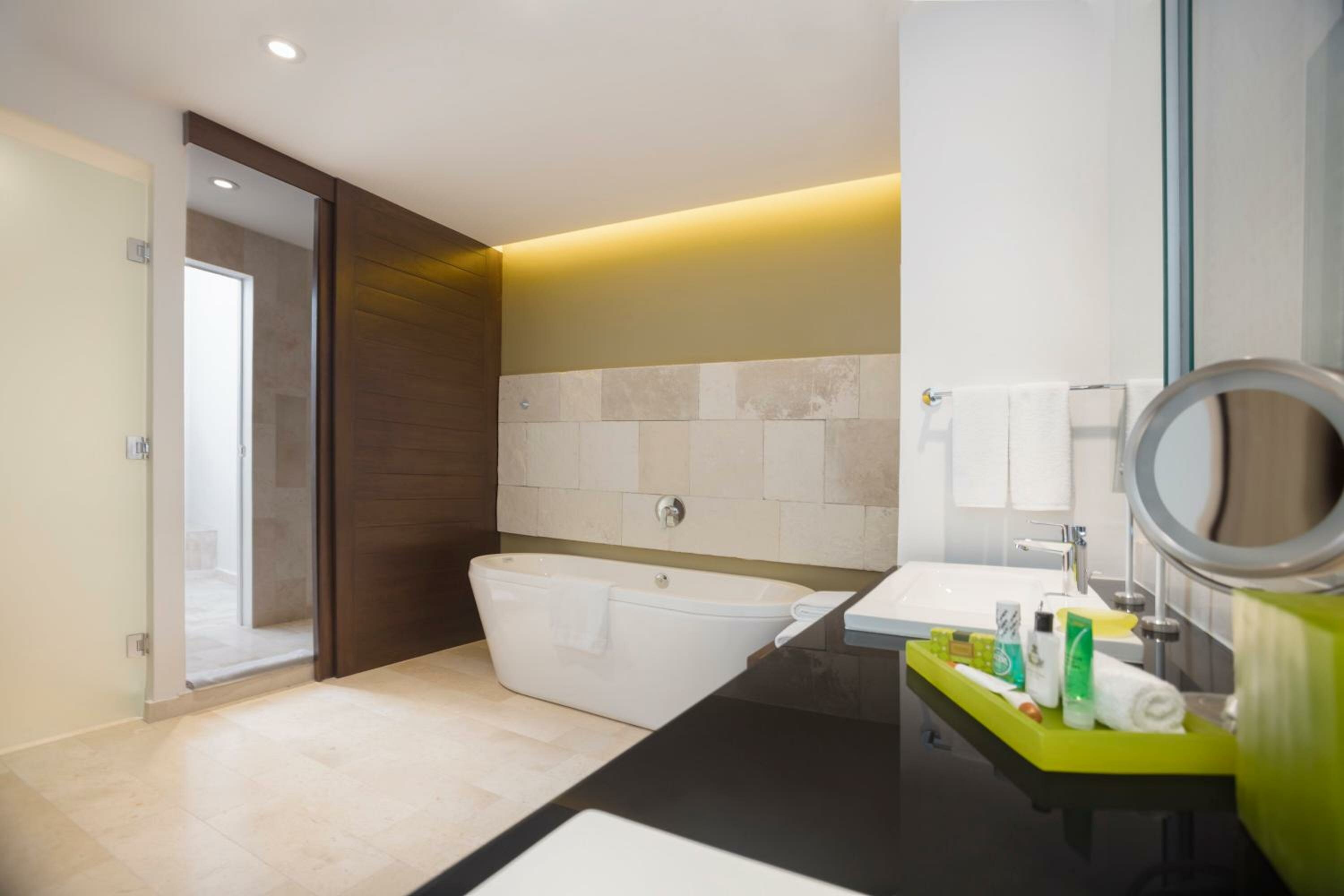 Club Signature Room with One King Bed