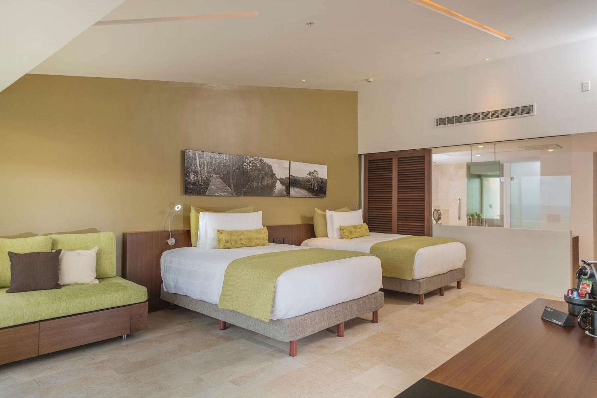 Club Queen Room with Two Queen Beds and Ocean view