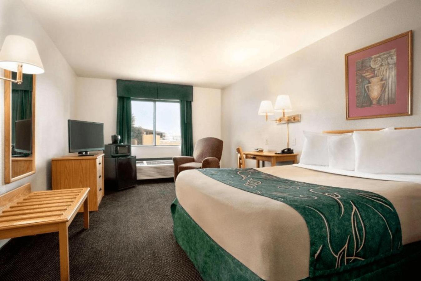 King Room - Non-Smoking