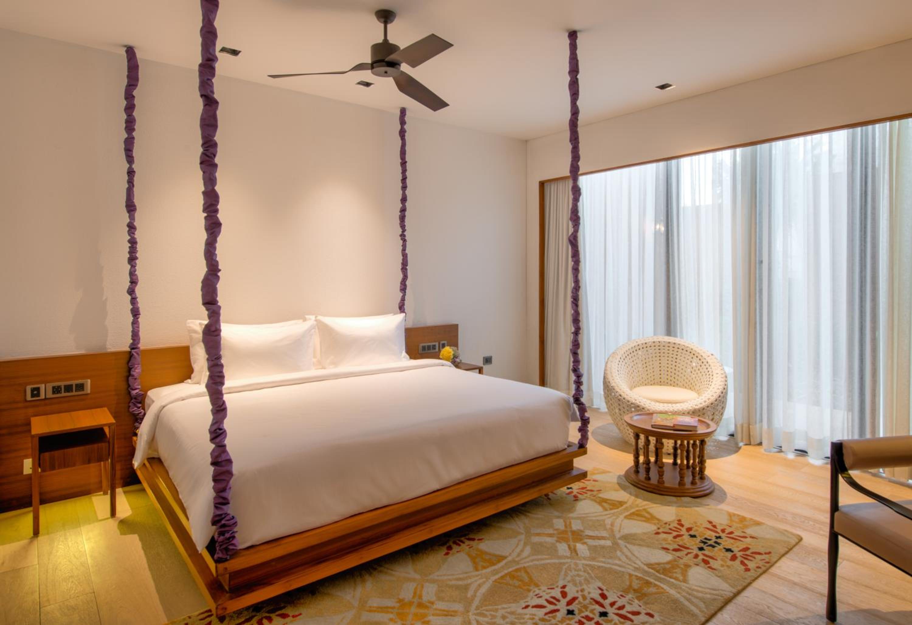 Deluxe Room King Bed - 20% discount on Spa & Laundry