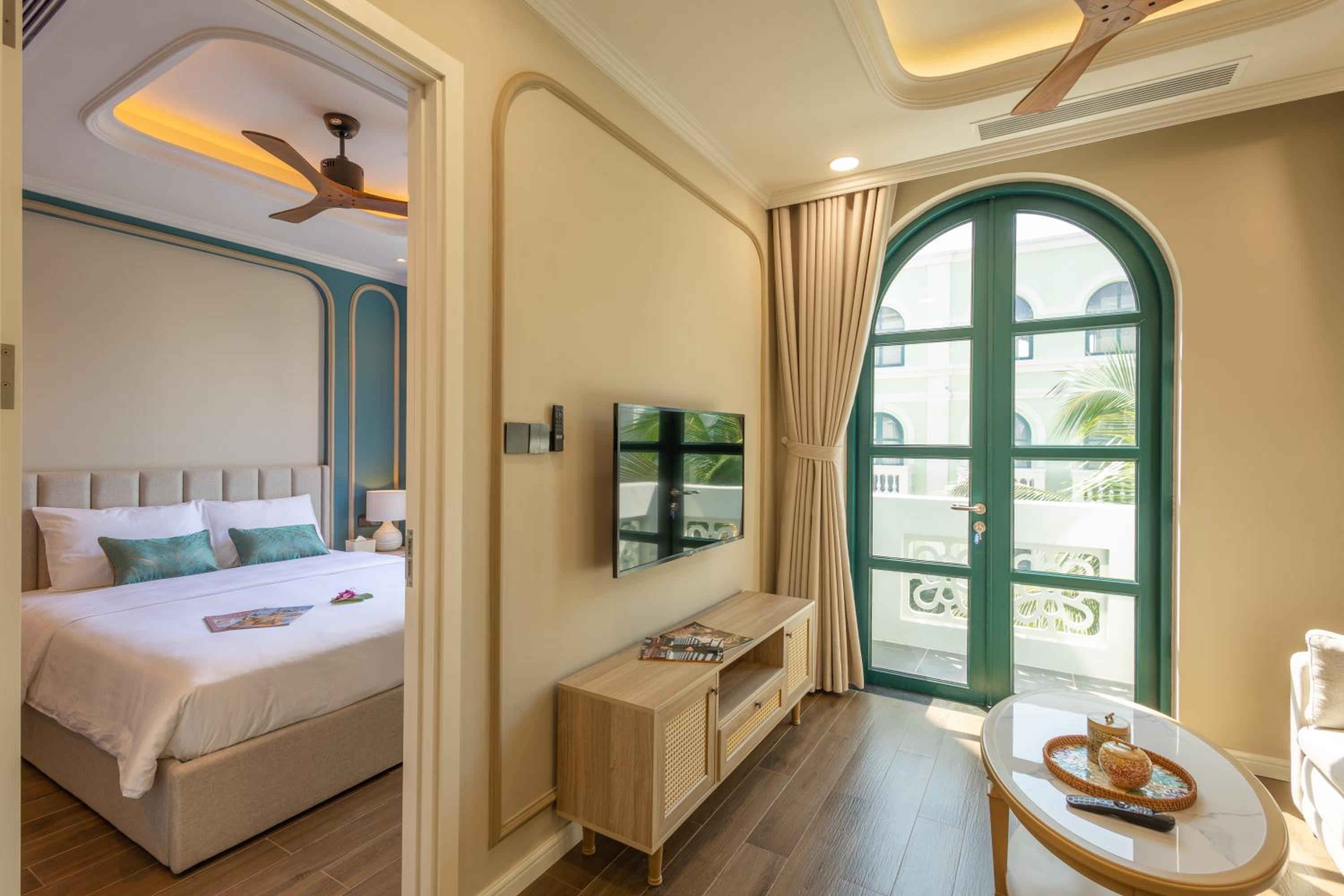 Deluxe Apartment