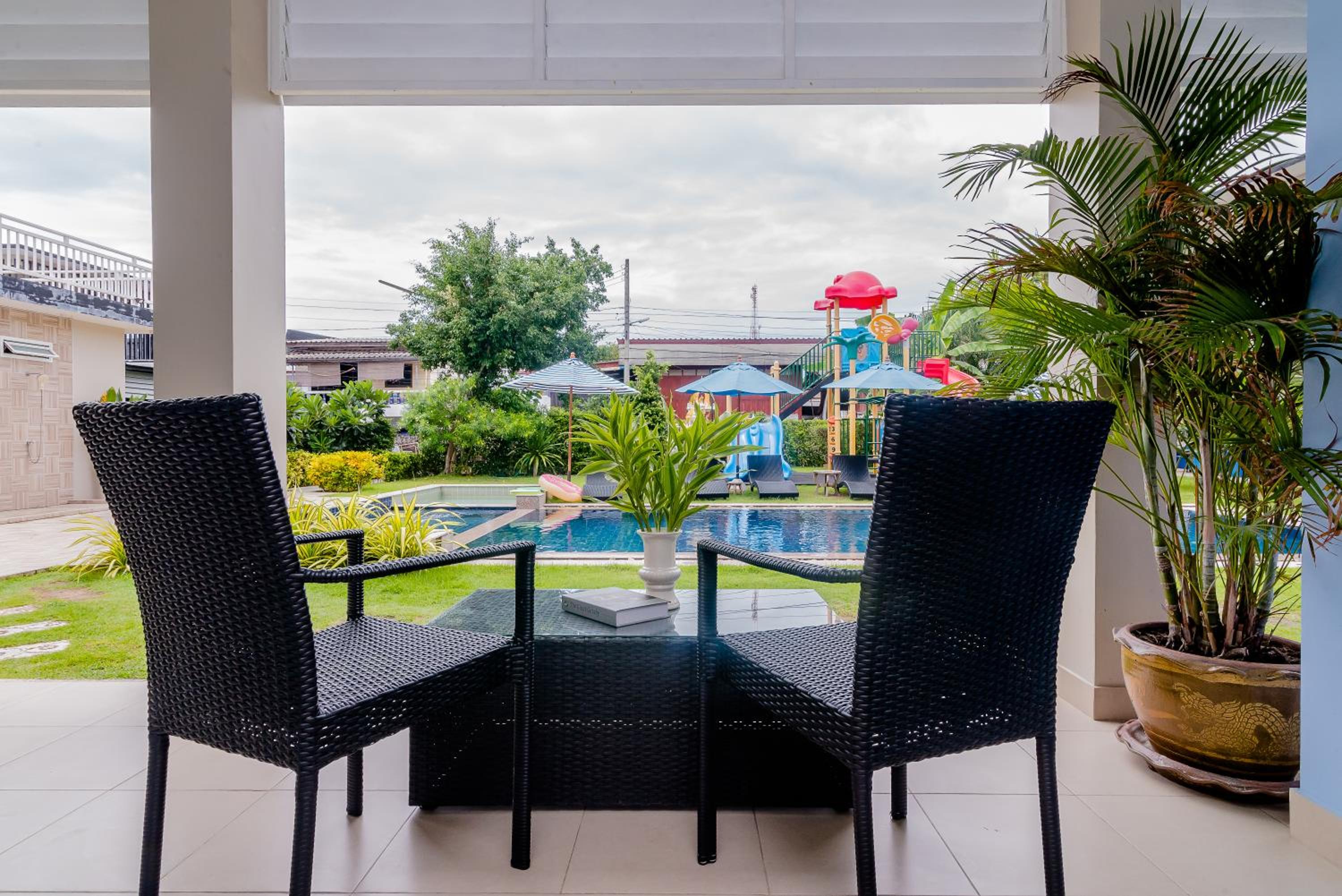 Two-Bedroom Apartment - Pool View