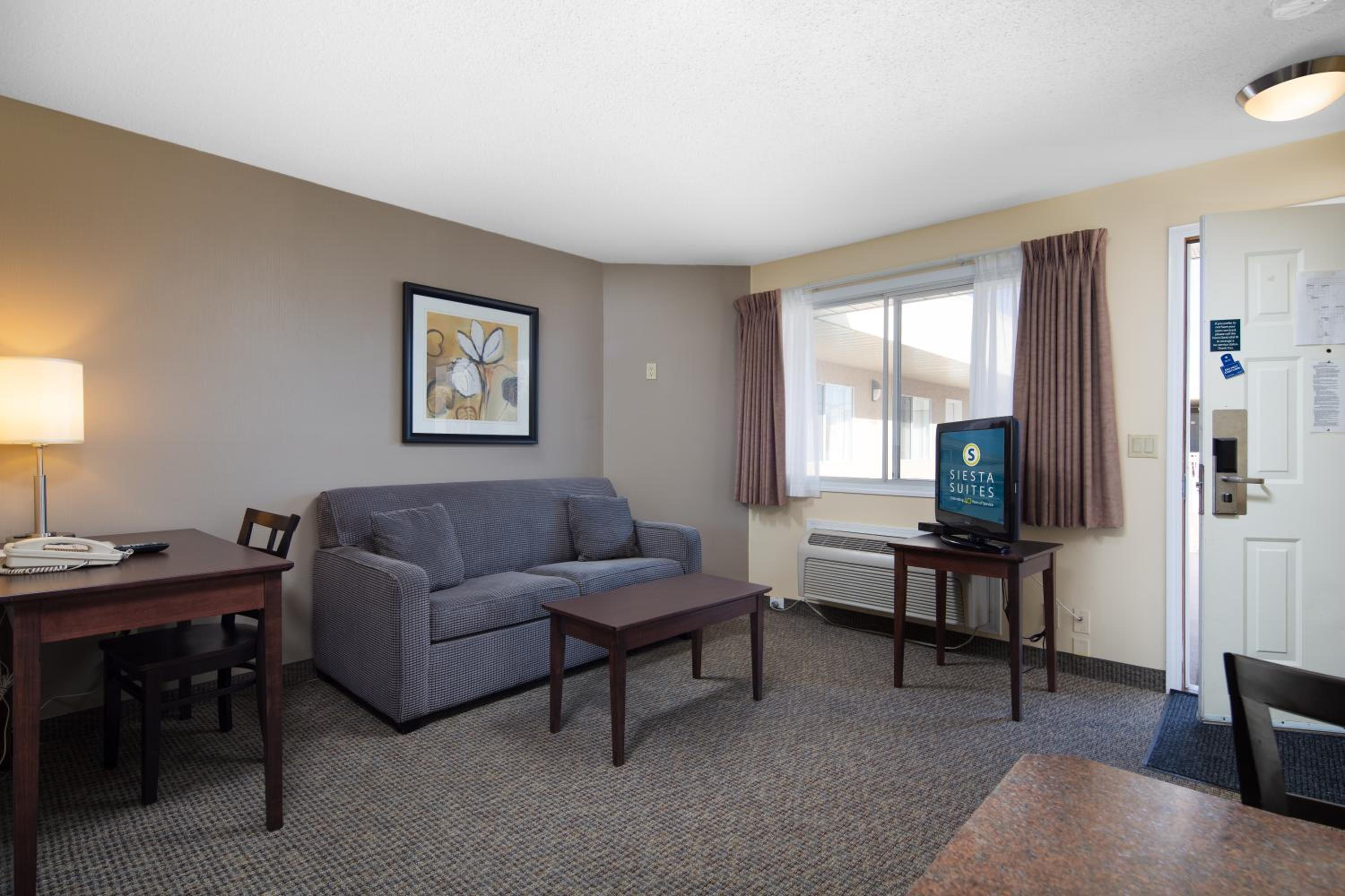 Deluxe Queen Suite with Sofa Bed