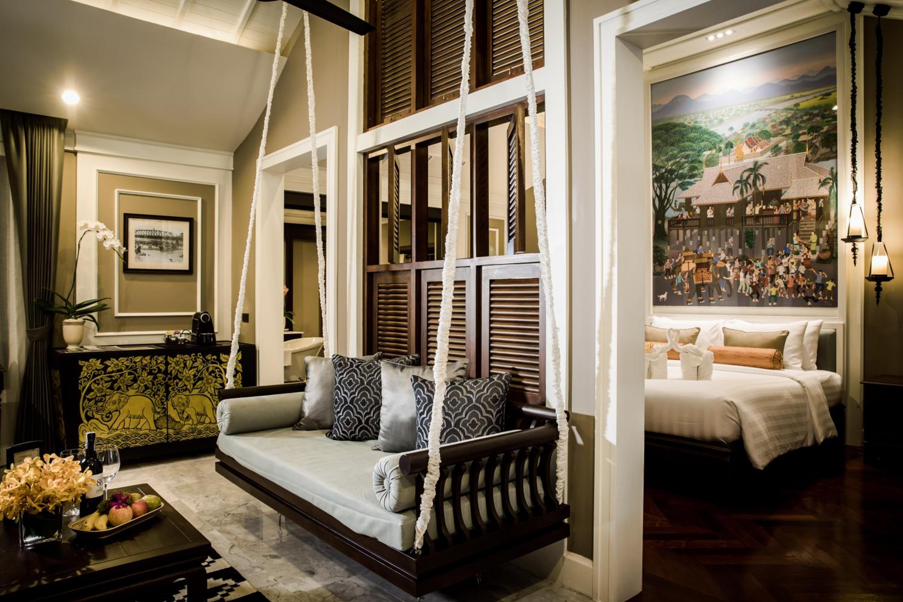 Riverfront Colonial Suite