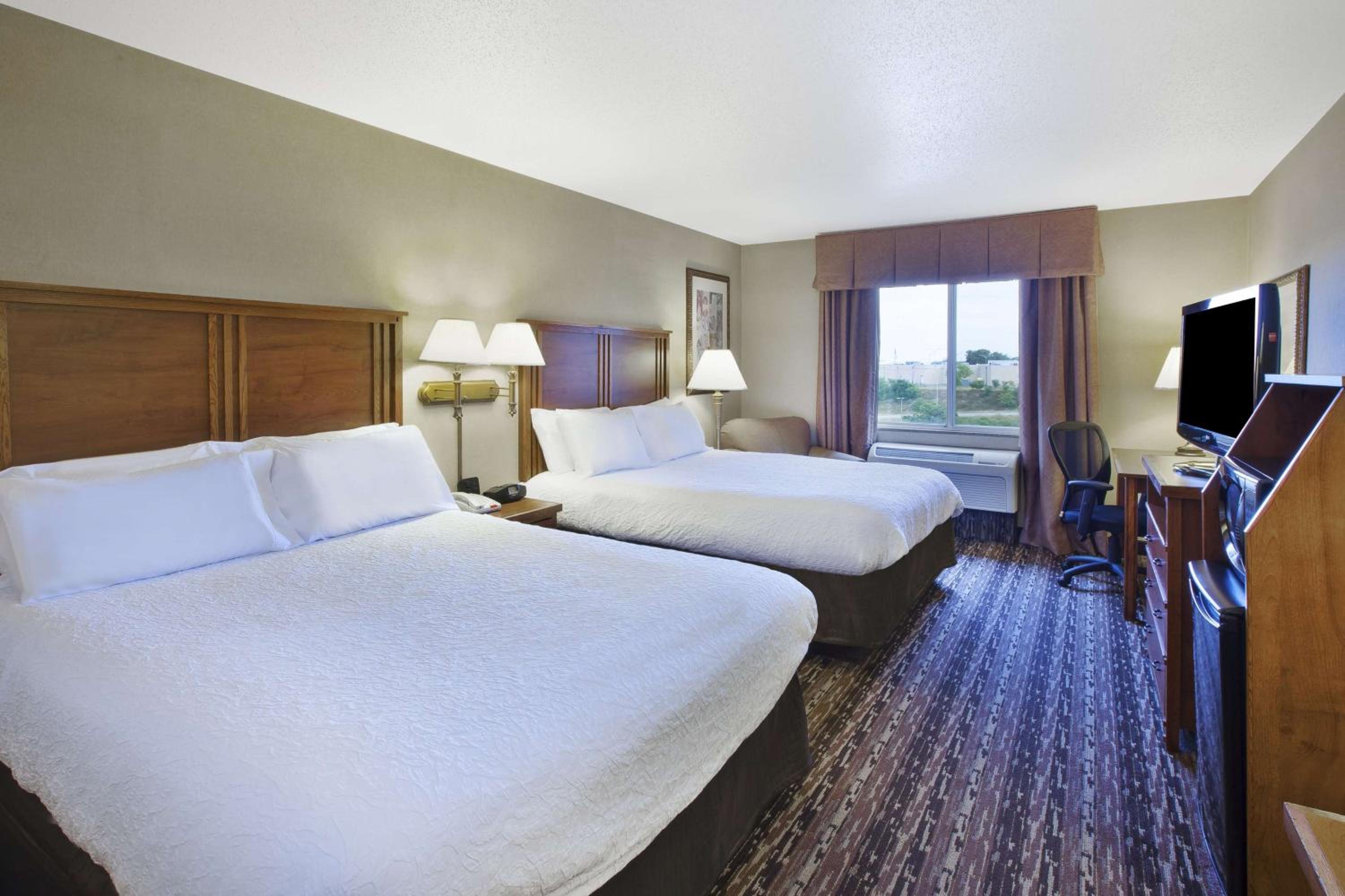 Queen Room with Two Queen Beds - Non-Smoking