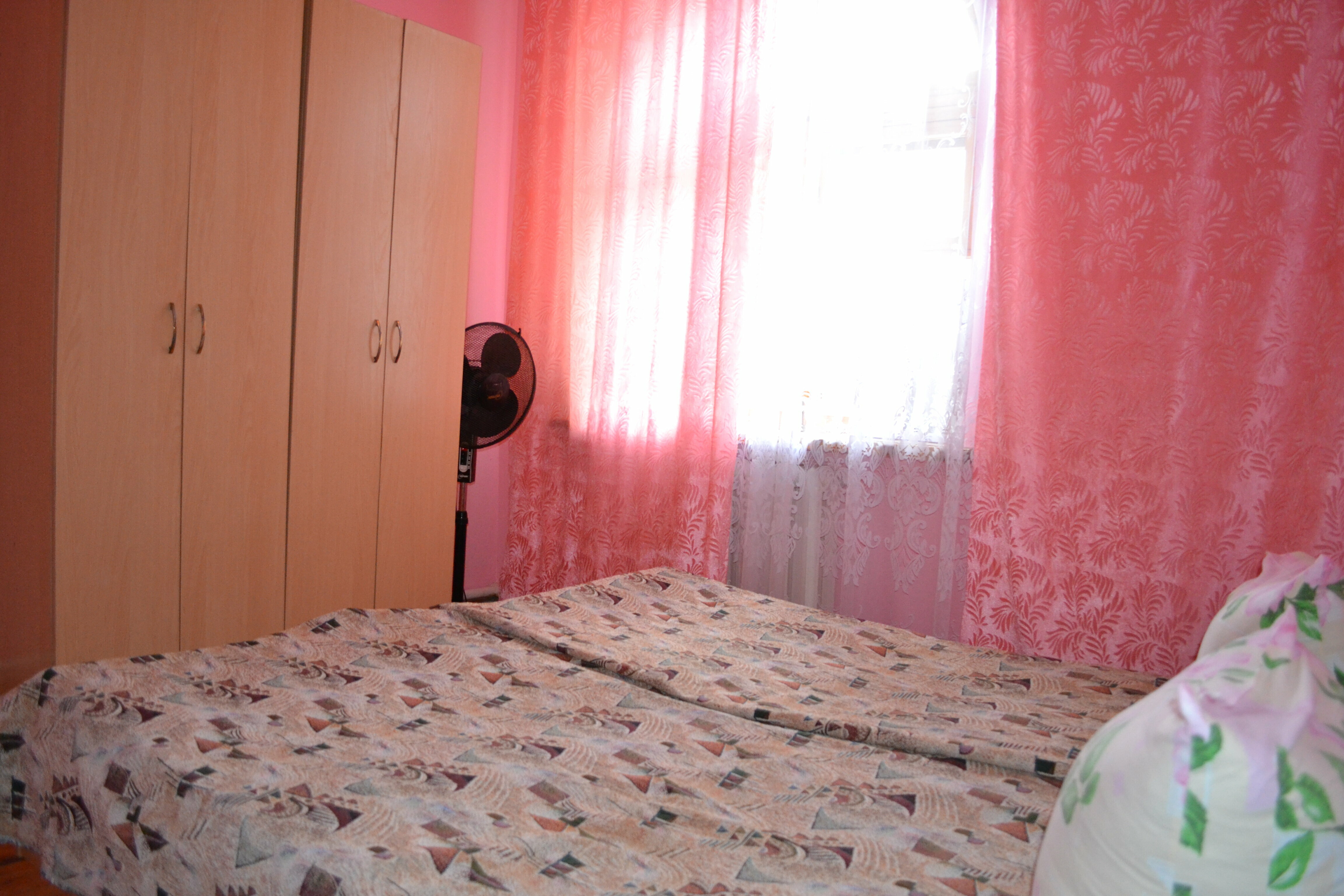 Двухместный номер с 1 кроватью или 2 отдельными кроватями и общей ванной комнатой