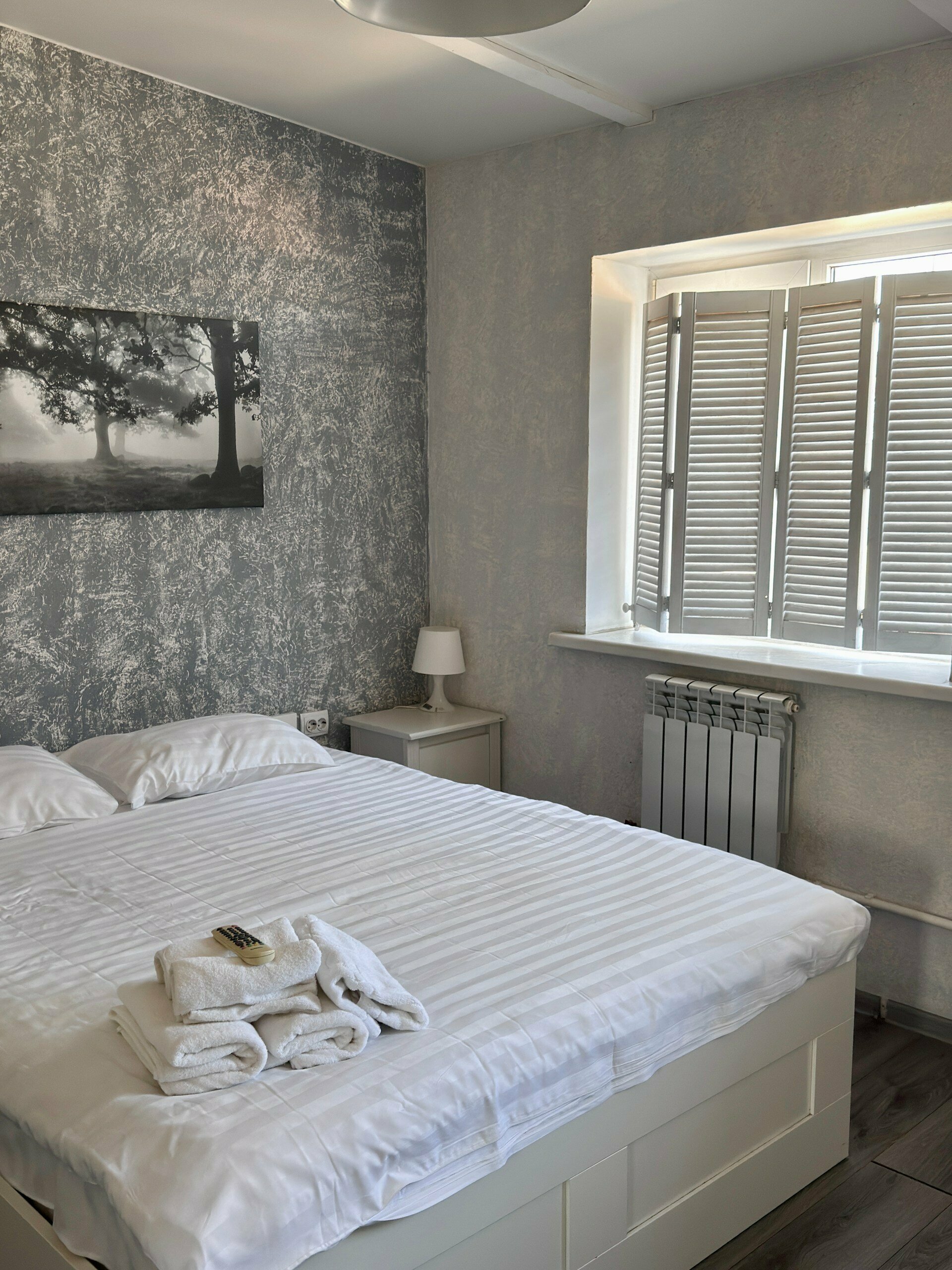 Мансардная студия с двуспальной кроватью