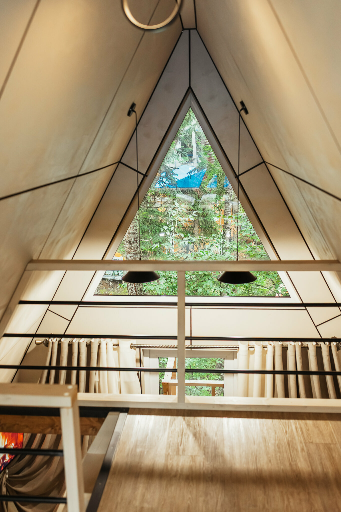 Дом A-frame лесной