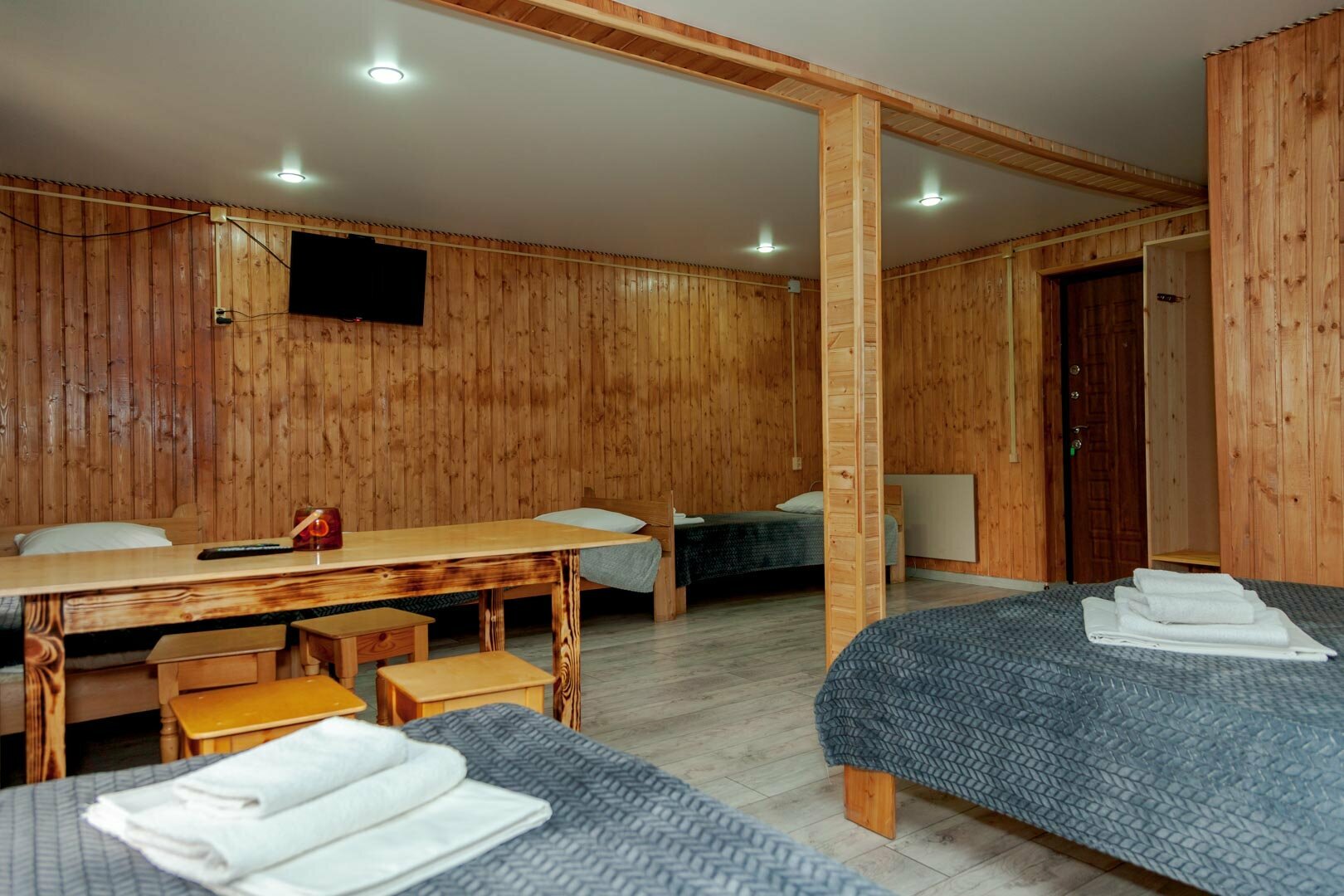 Двухэтажный дом с размещением до 12 гостей