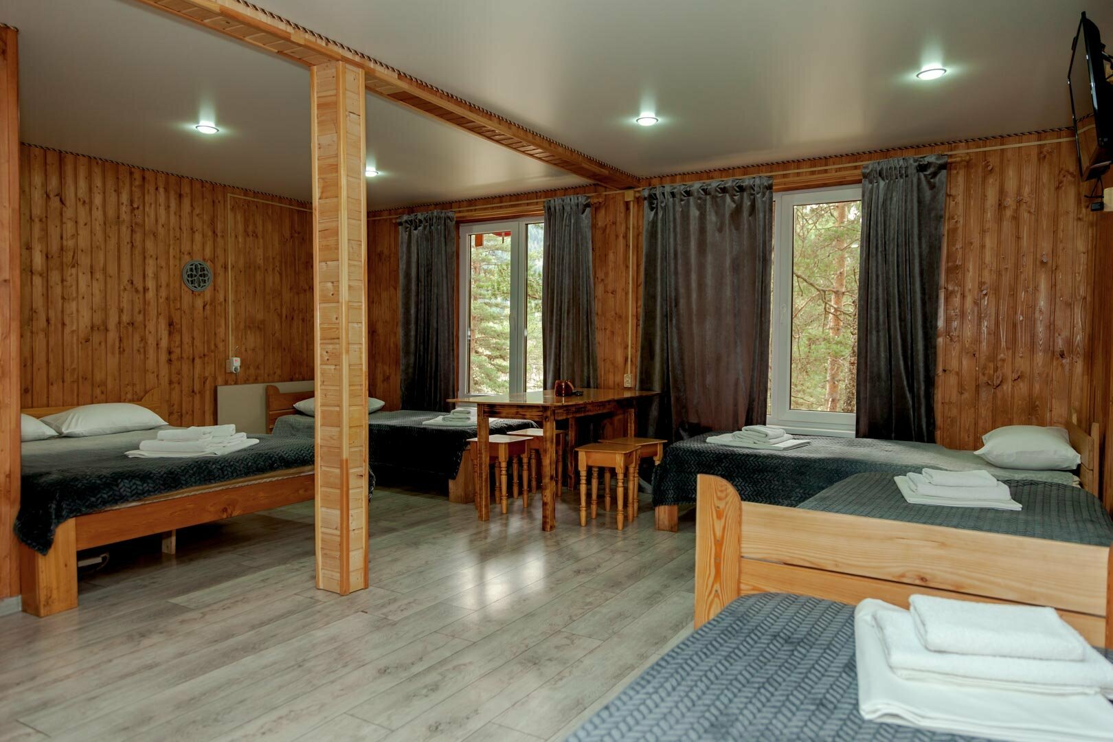 Двухэтажный дом с размещением до 12 гостей