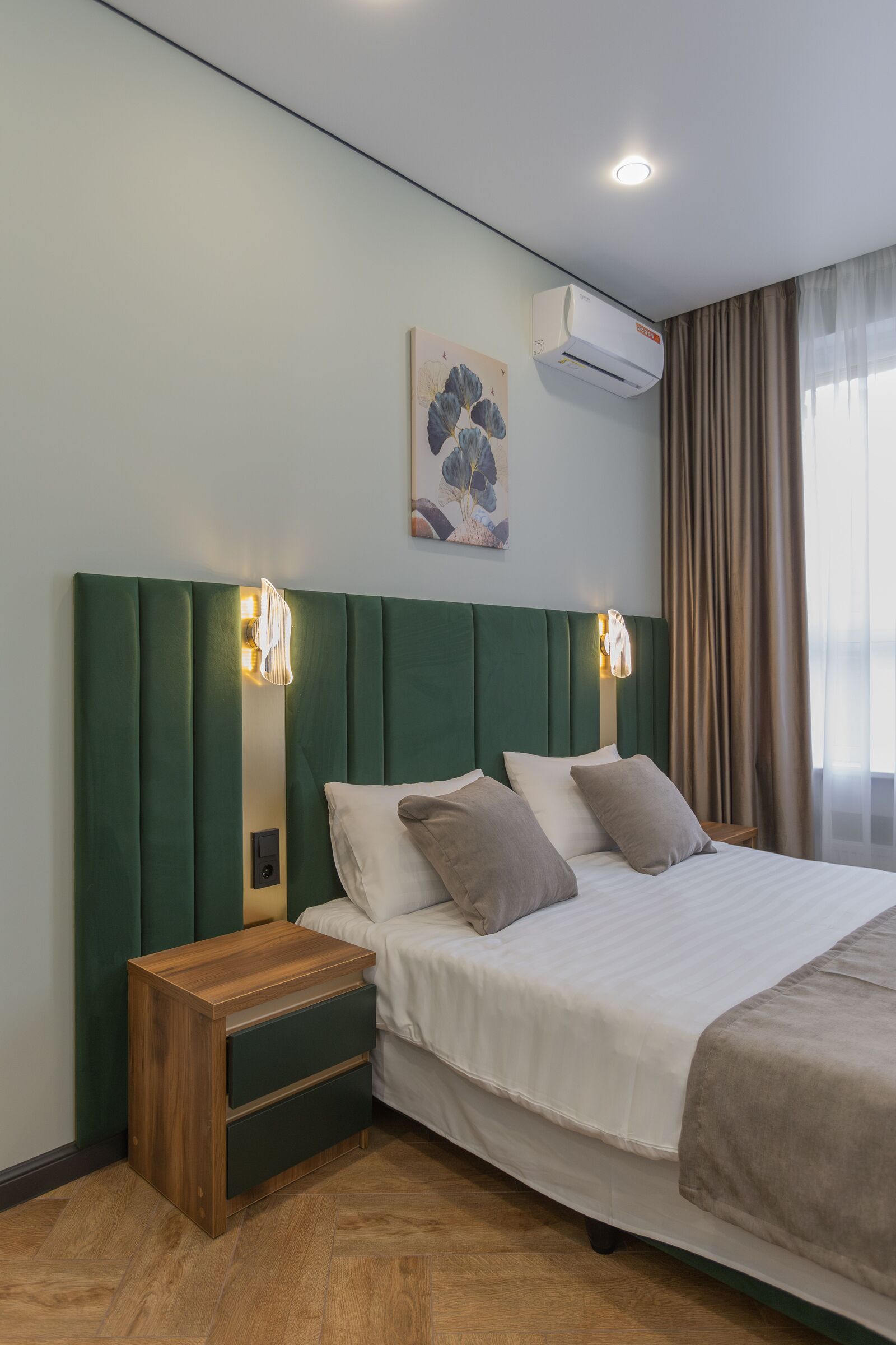 Трехместный номер с собственной ванной комнатой