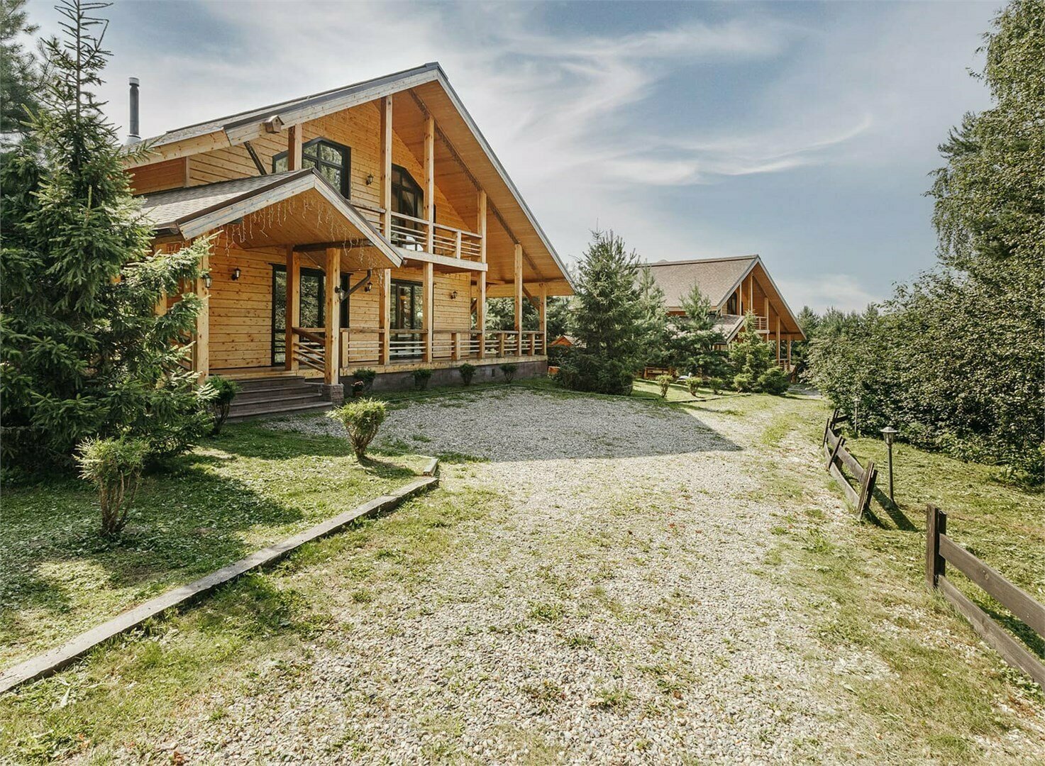 Коттедж с видом на лес