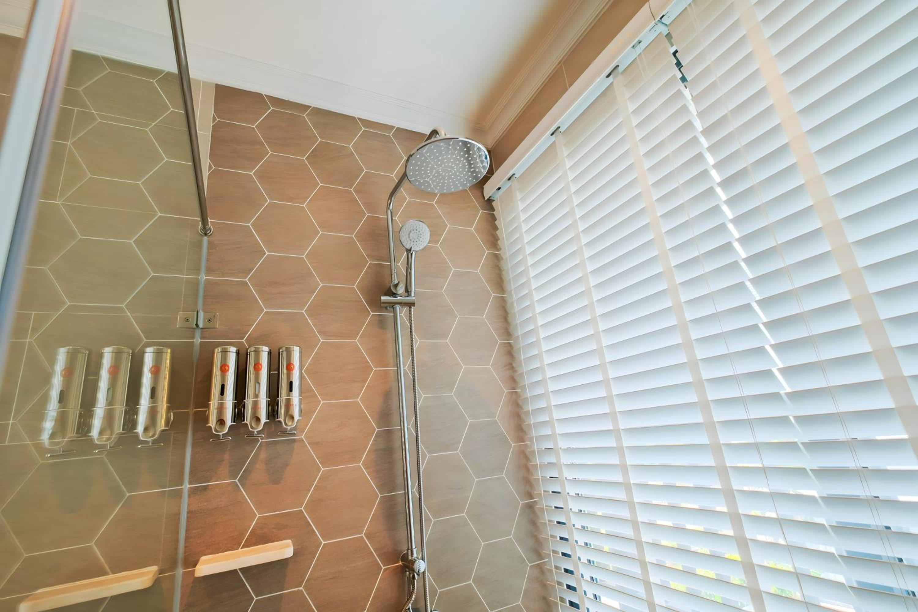  Three-Bedroom Villa with Garden View