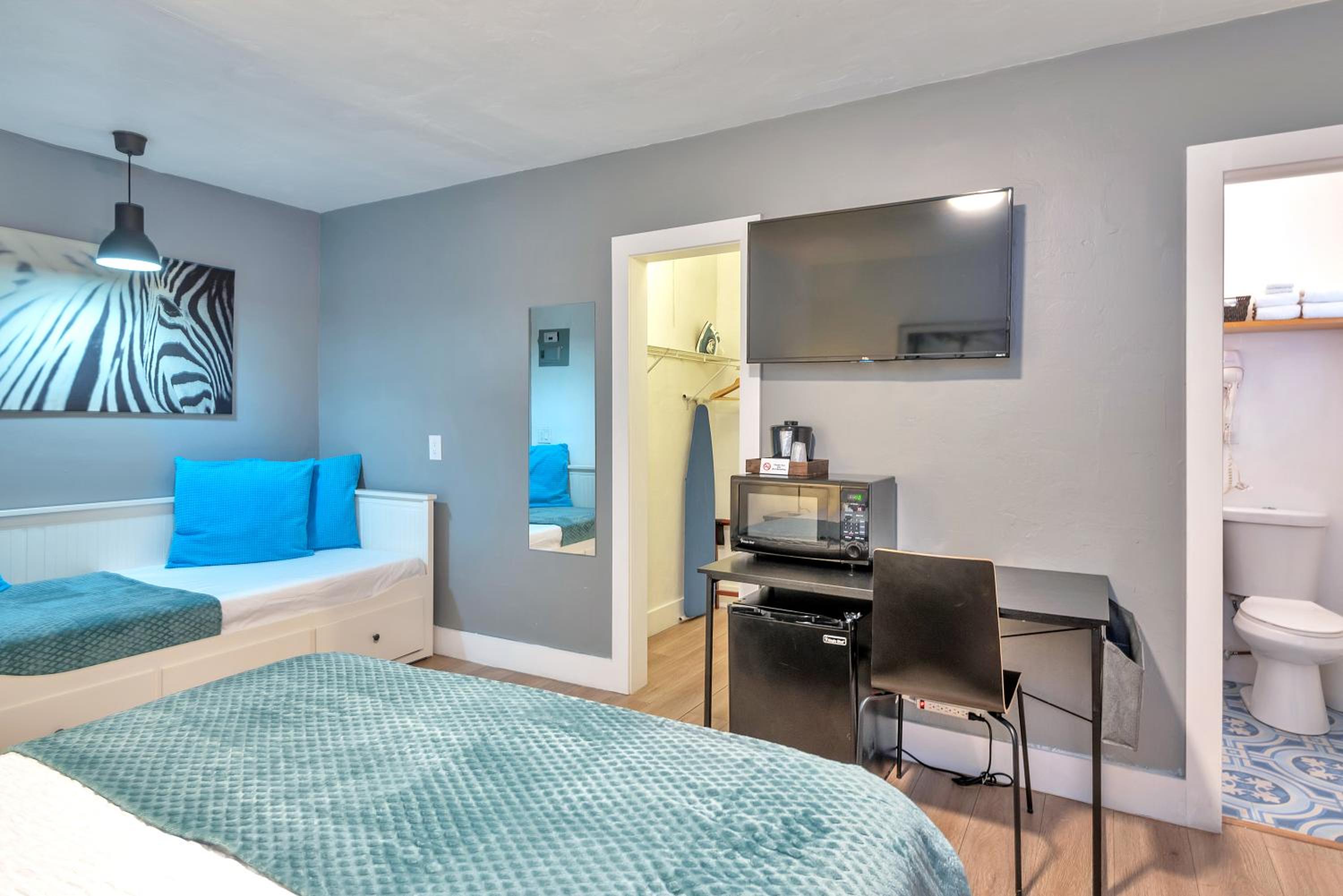 Queen Studio with Sofa Bed