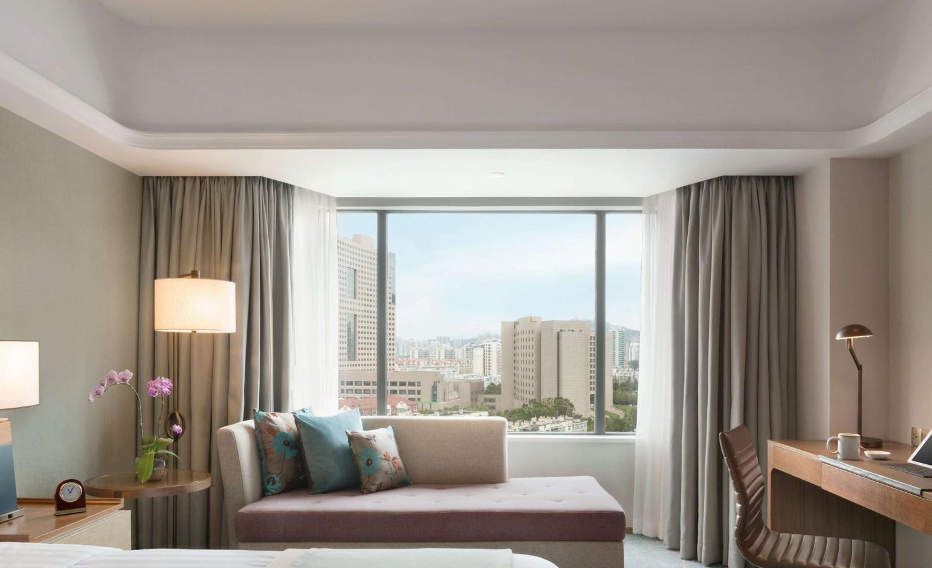 Deluxe Grand King Room - City Wing 