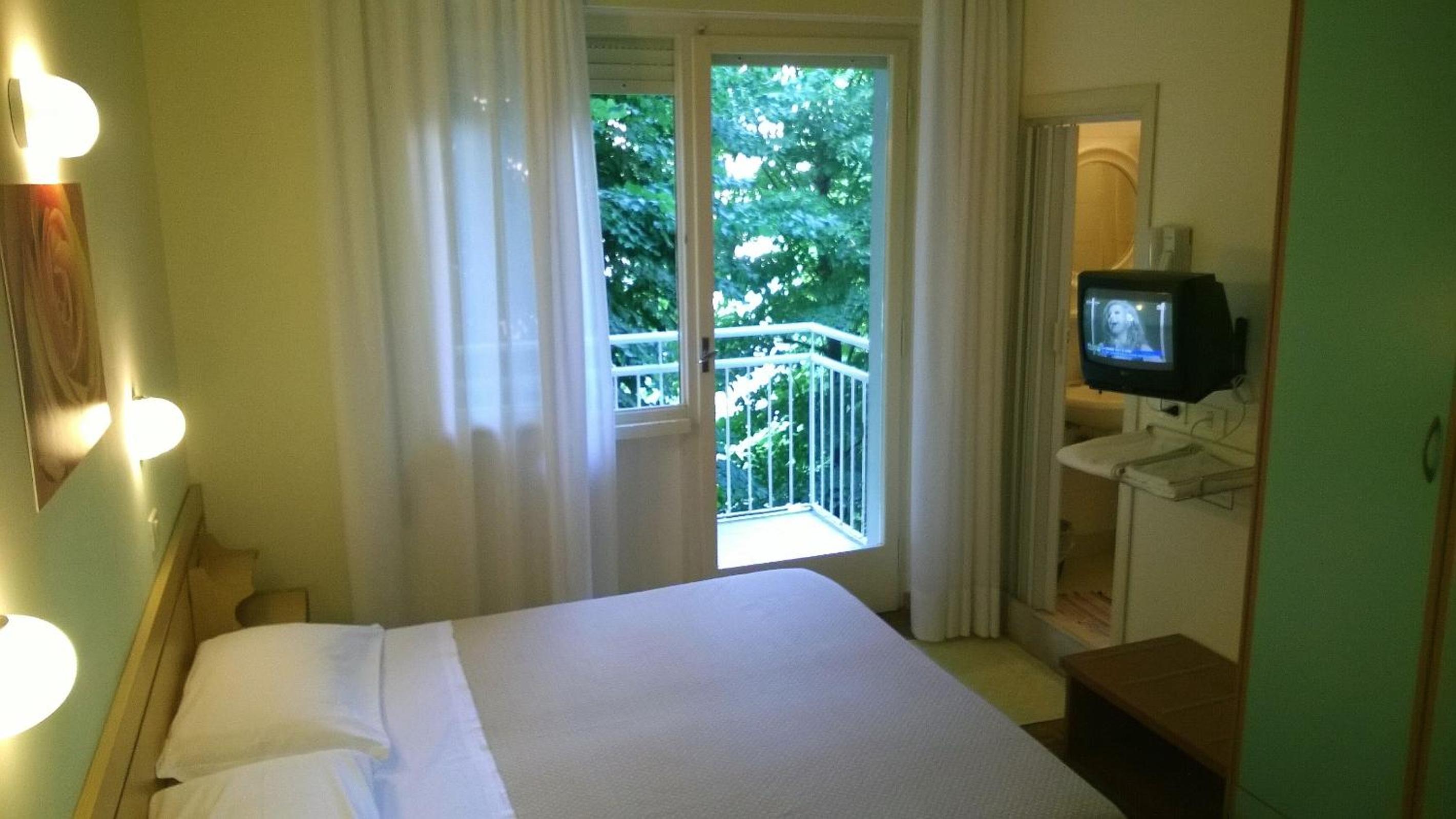 Economy Double or Twin Room