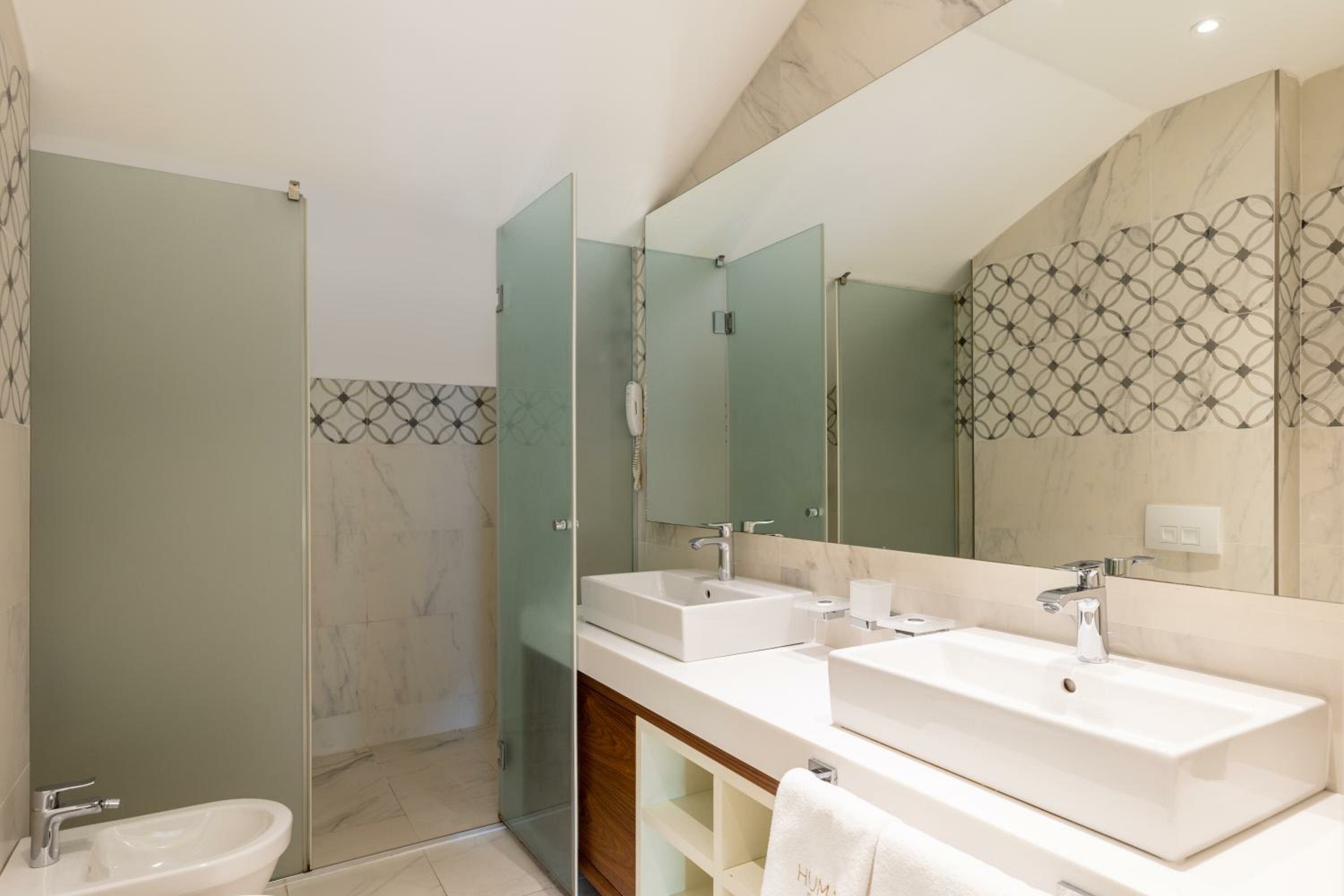 Three-Bedroom Suite with Sea View