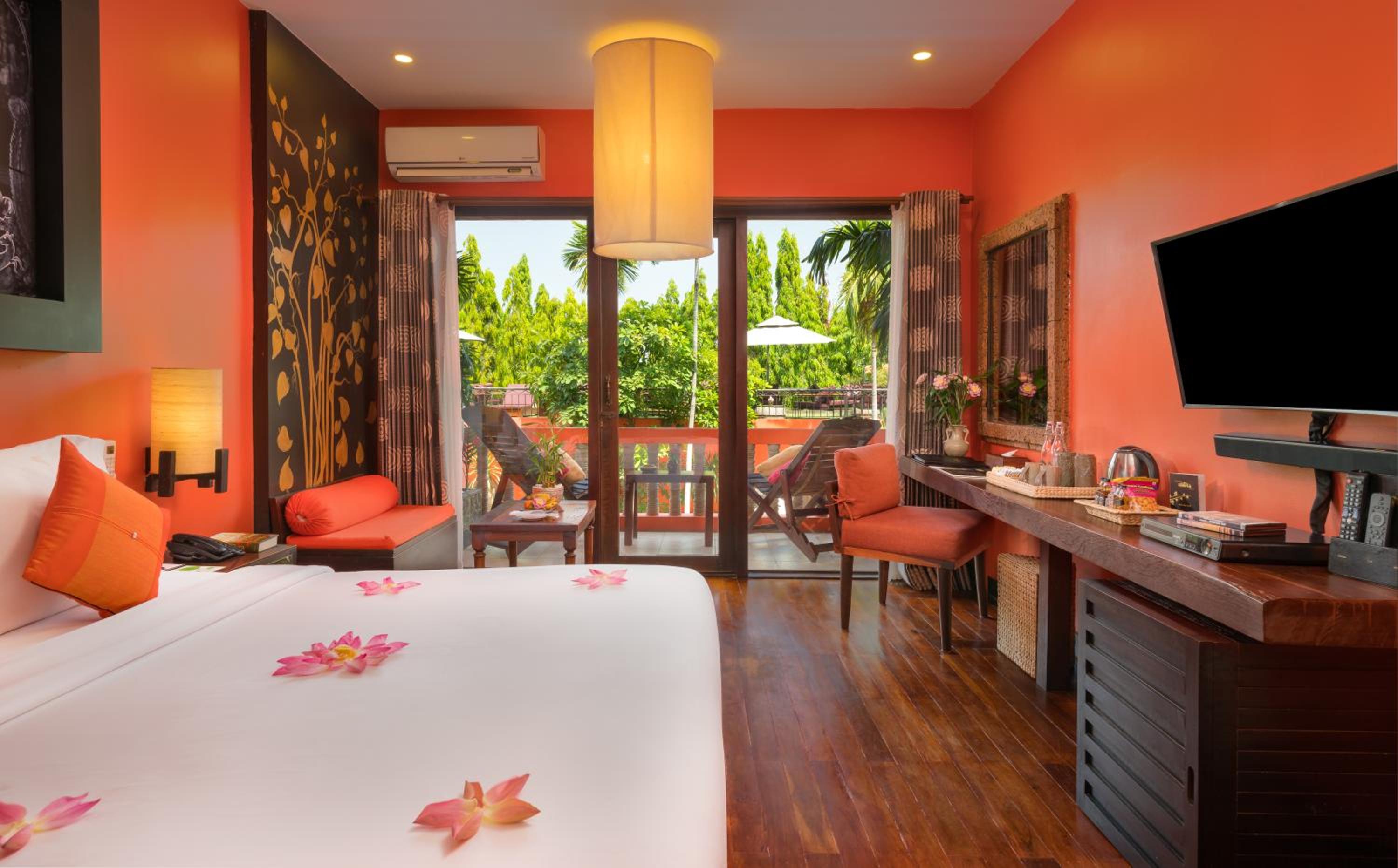 Suite Pool View - Free USD15 Credit Spa