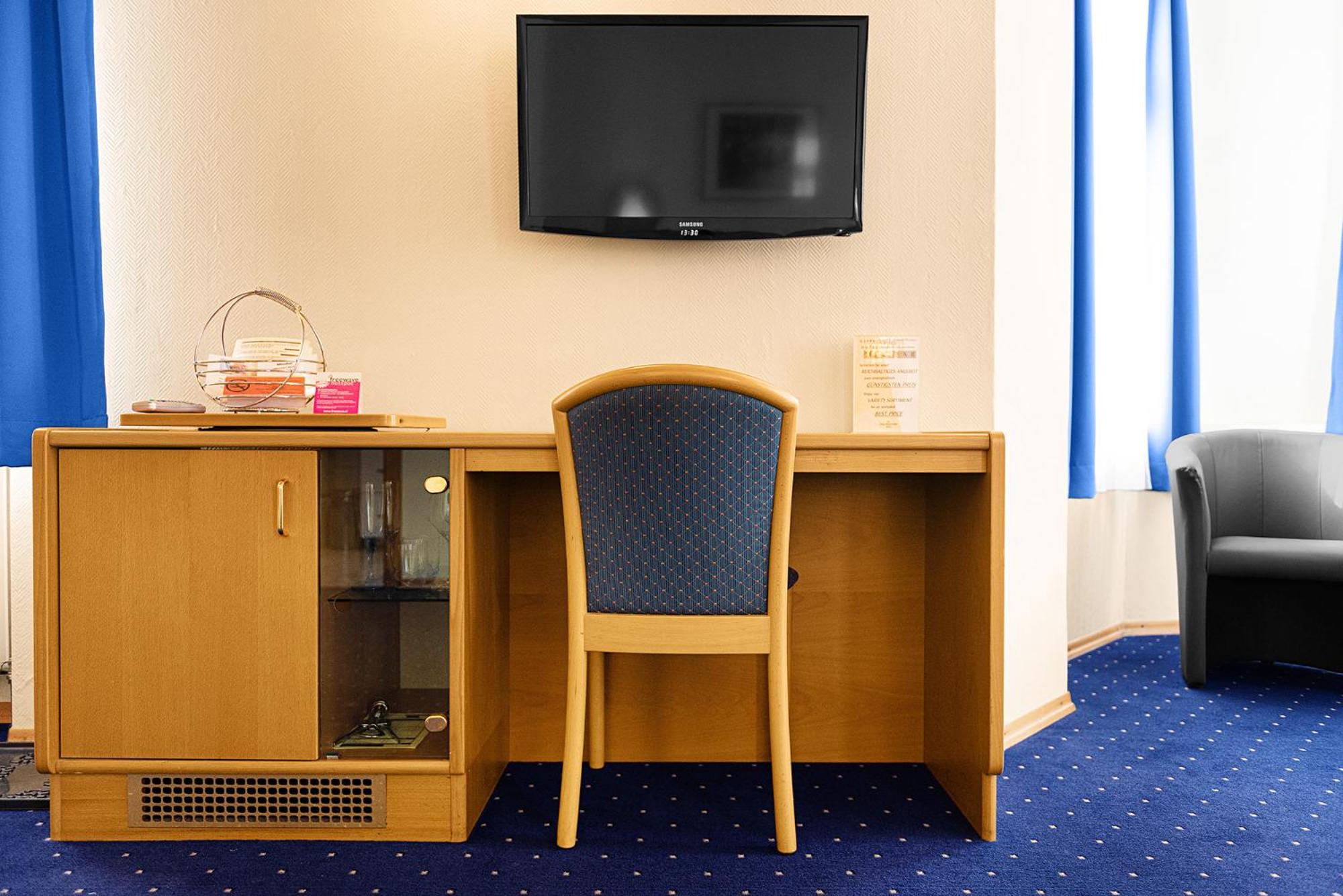 Double or Twin Room with Private Bathroom