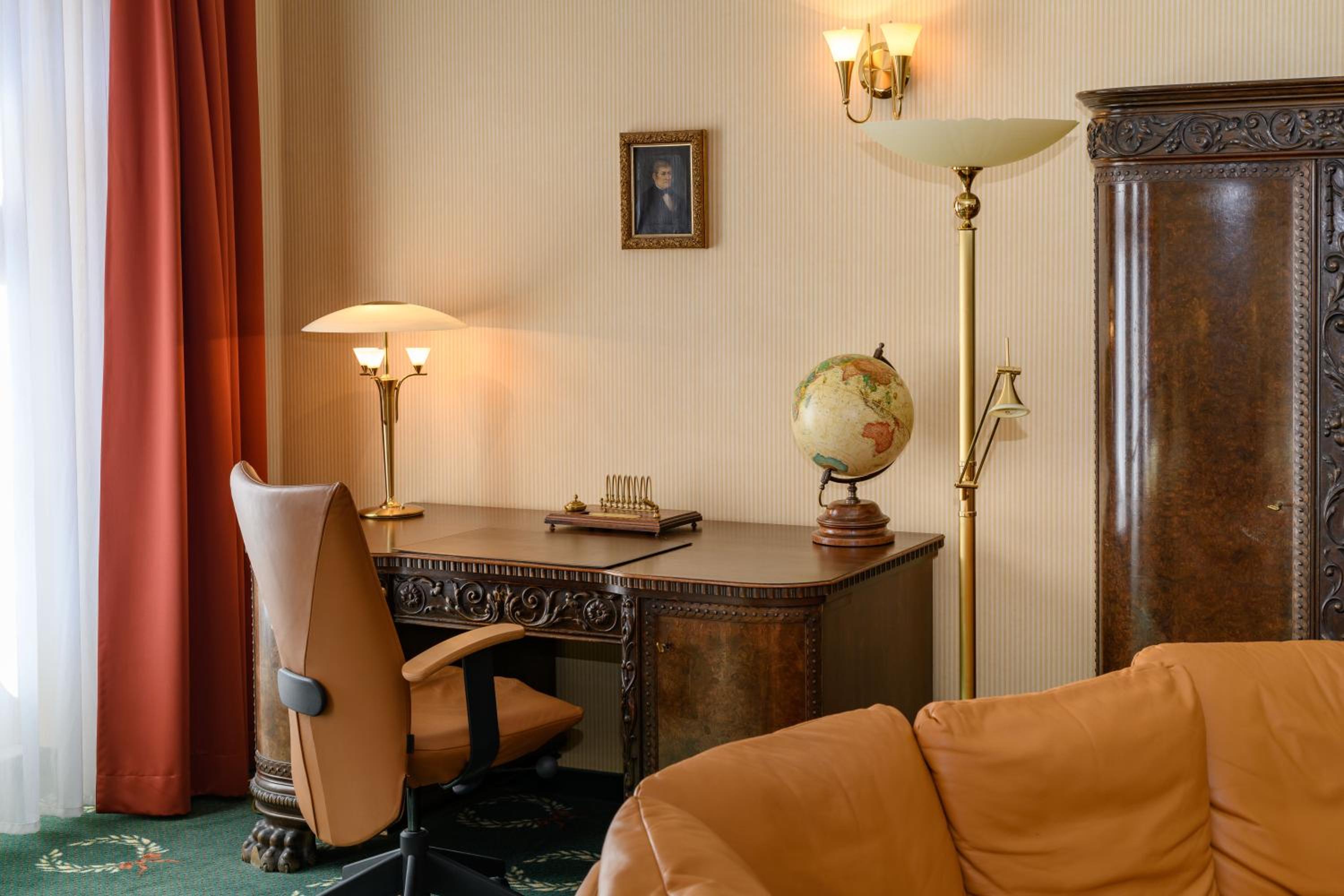 Deluxe Suite