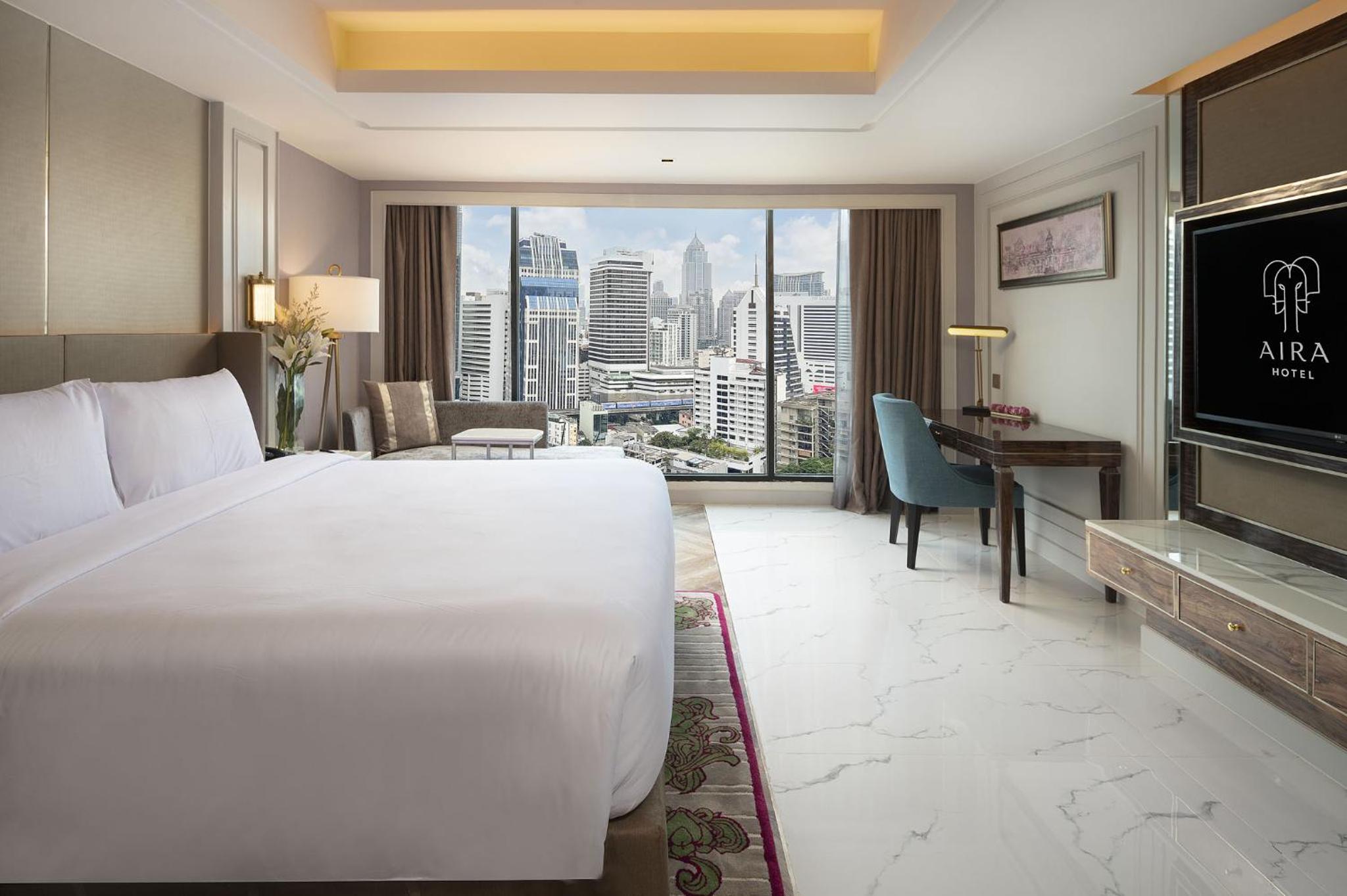 Premier King room with City View
