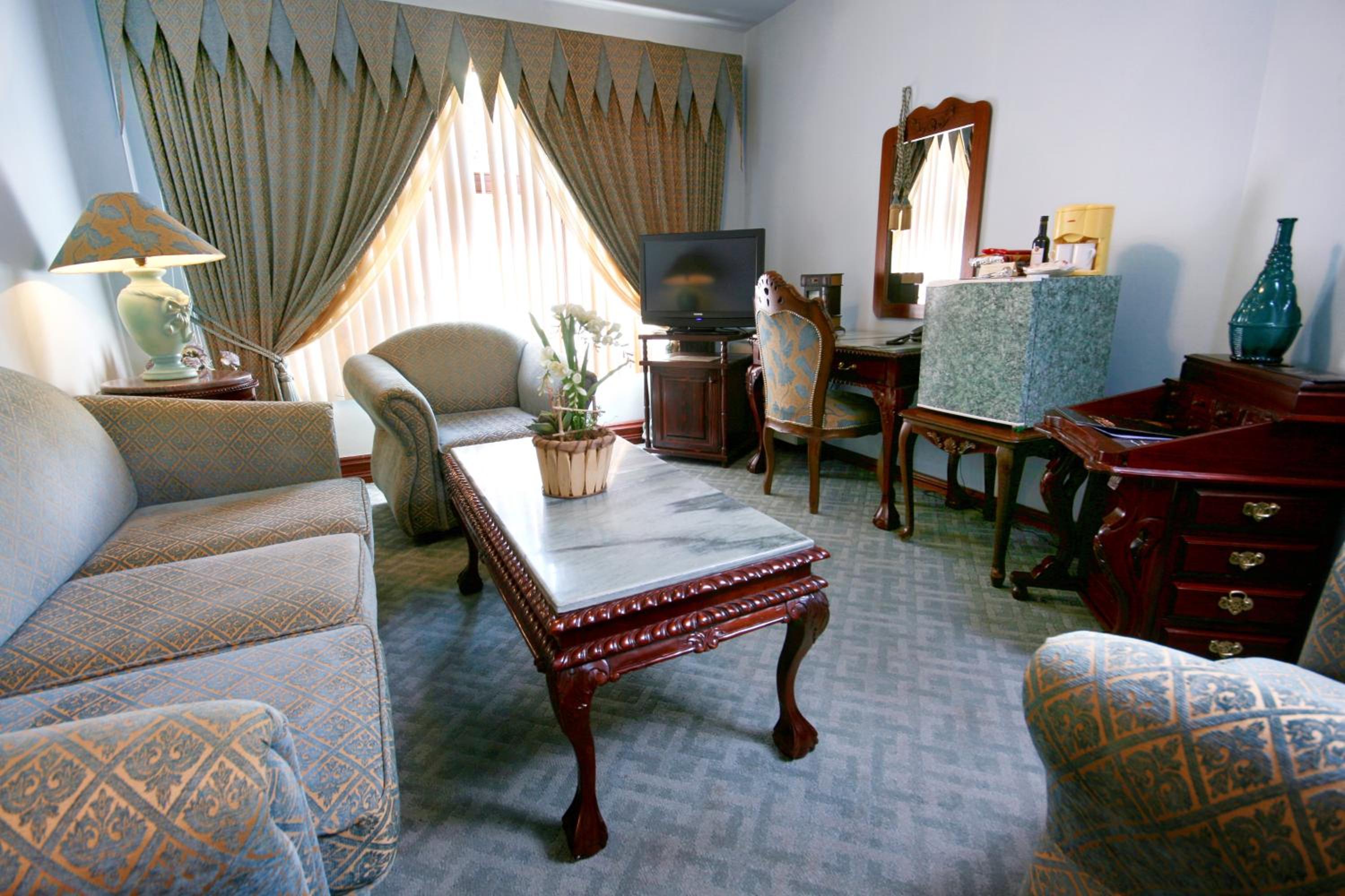 Suite with Free Parking