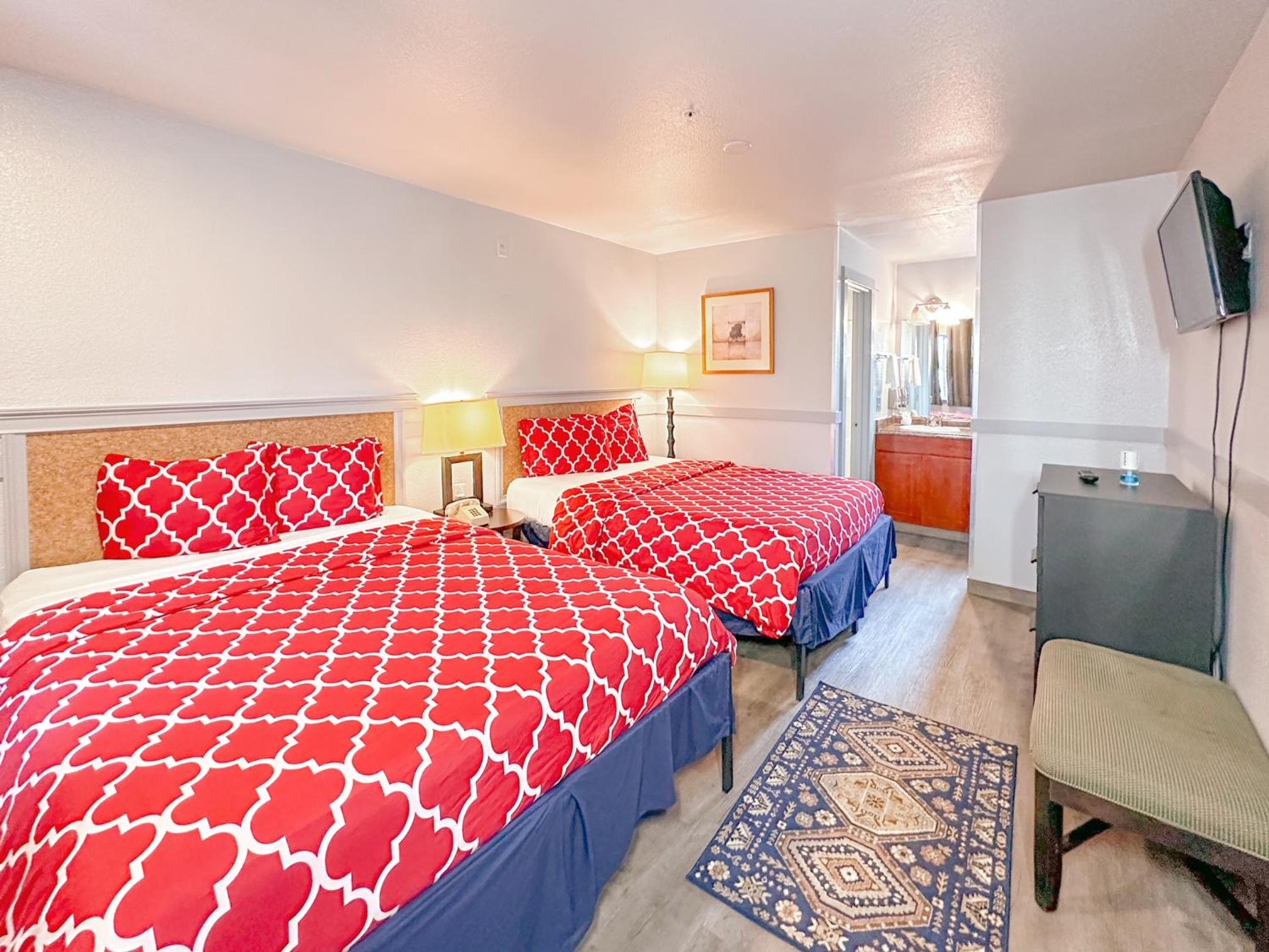 Double Room with Two Double Beds - Non-Smoking