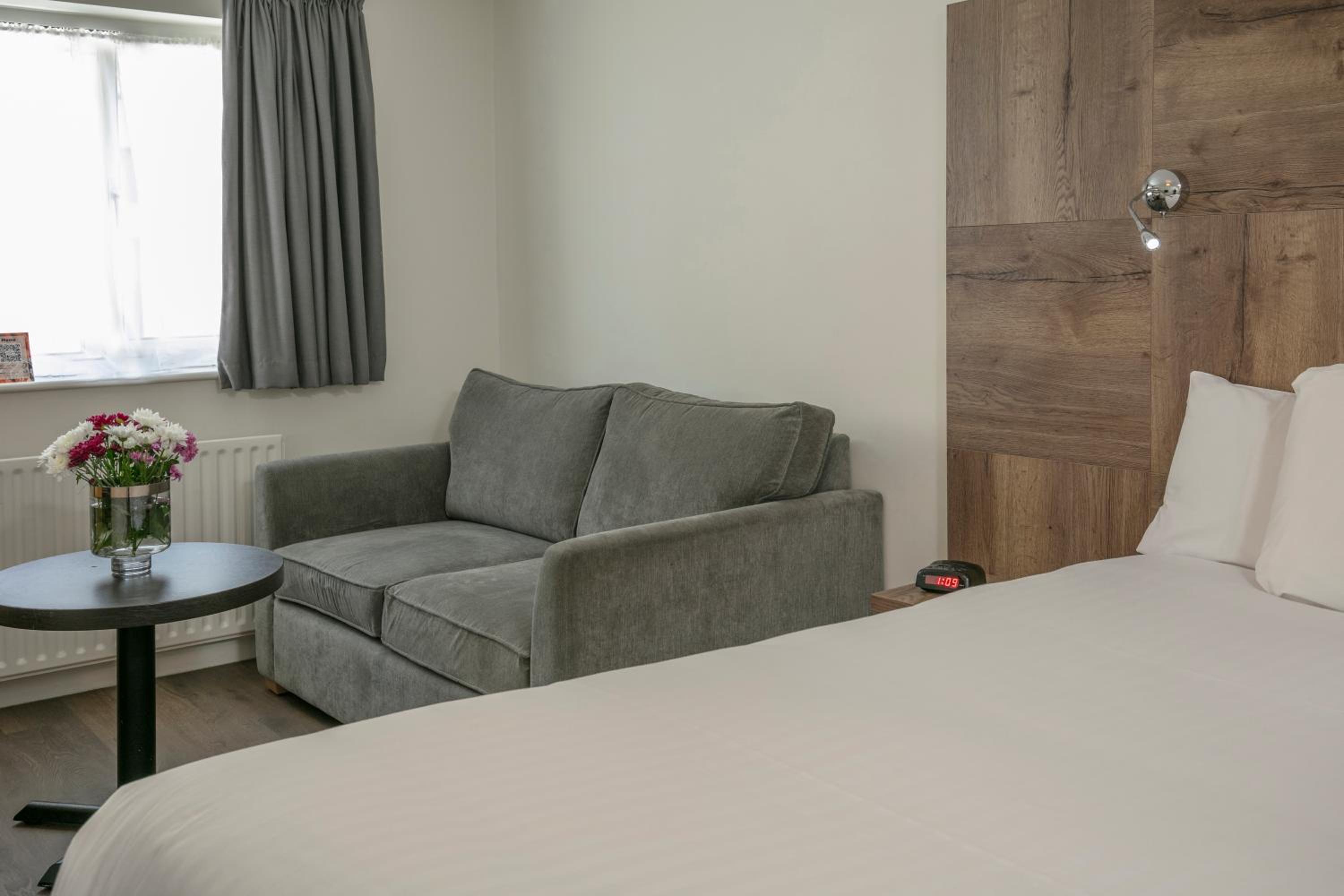 Double Deluxe (2 adults + 1 child)