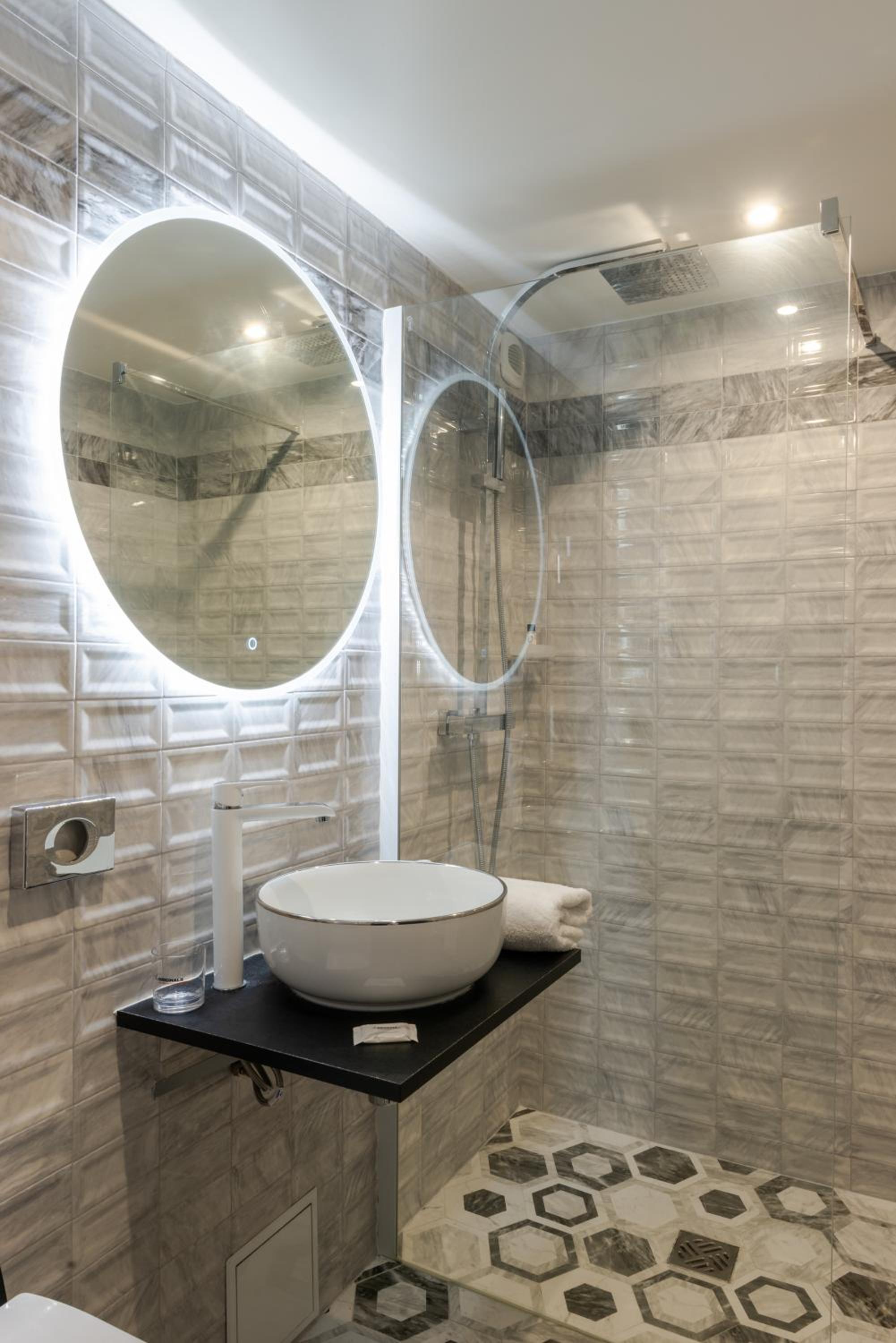  Room Elégance Queen