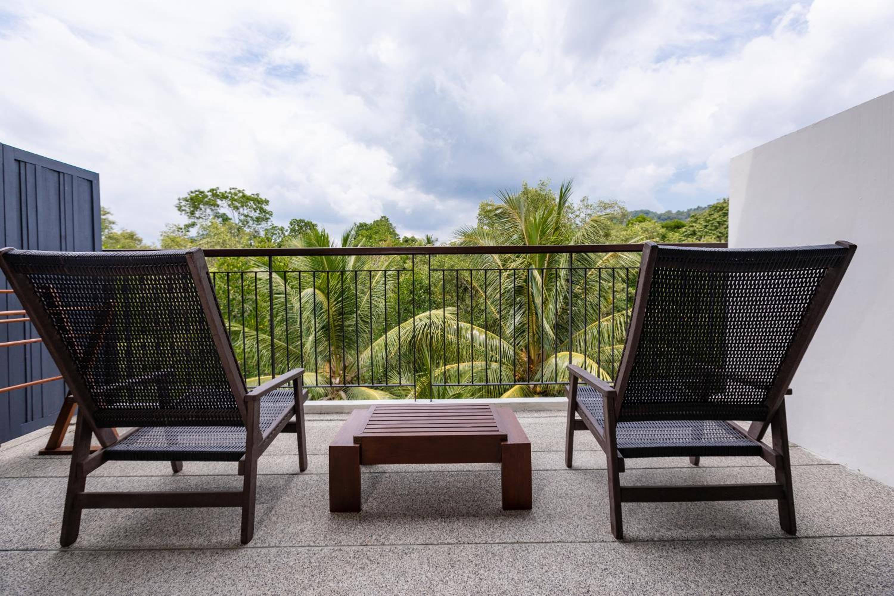 Family Room with Garden View