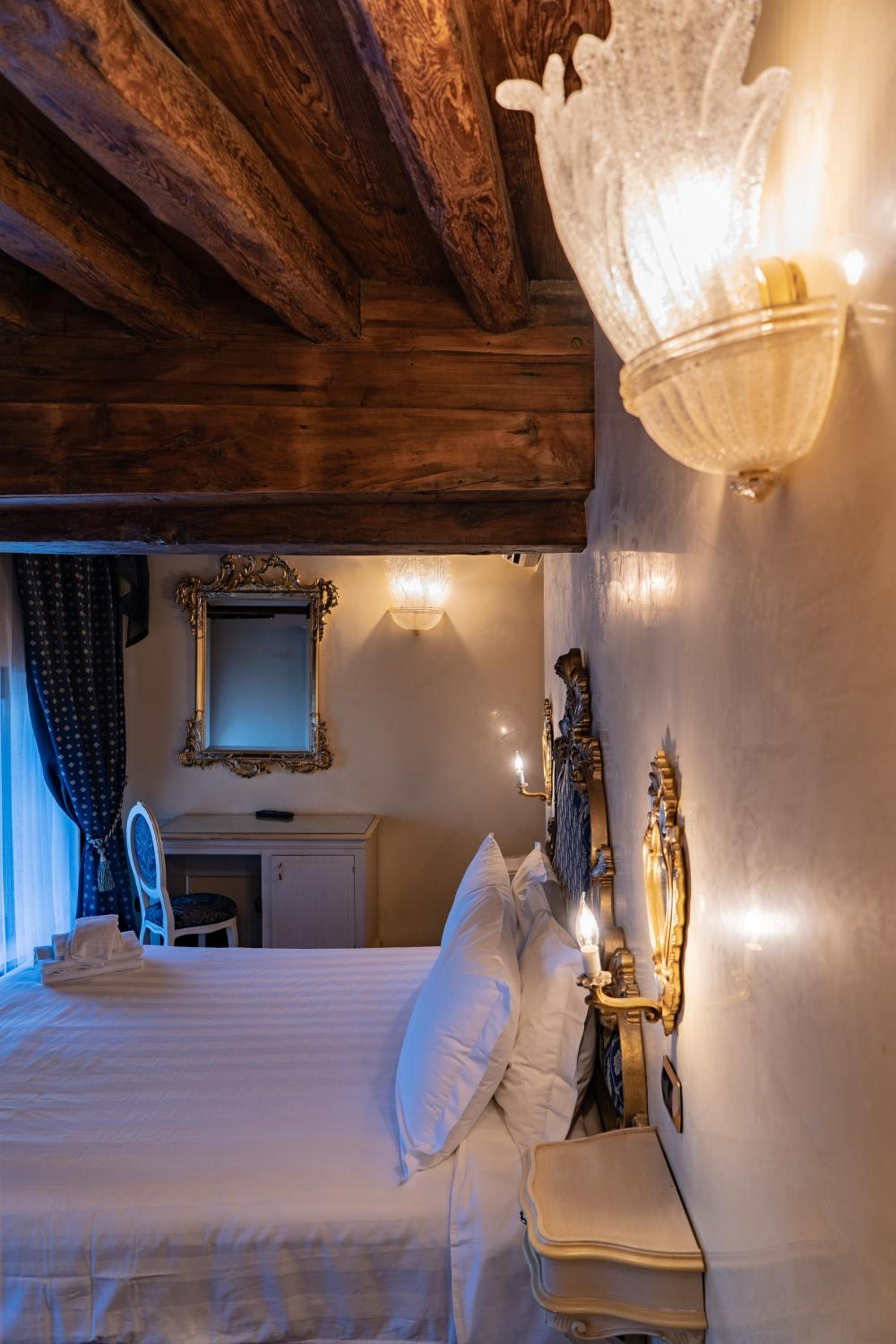 Superior Double Room with Lagoon View