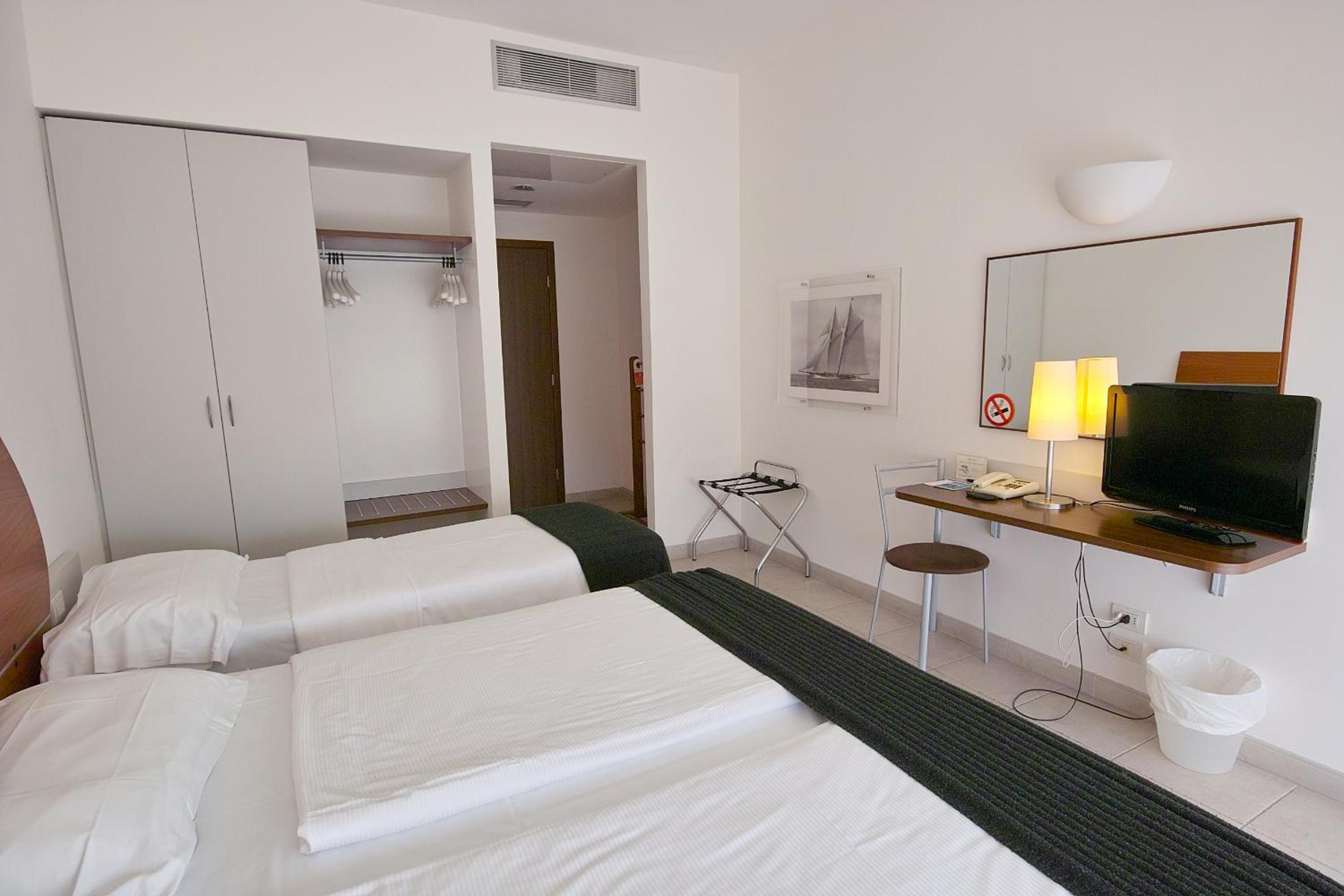 Triple Room with Terrace