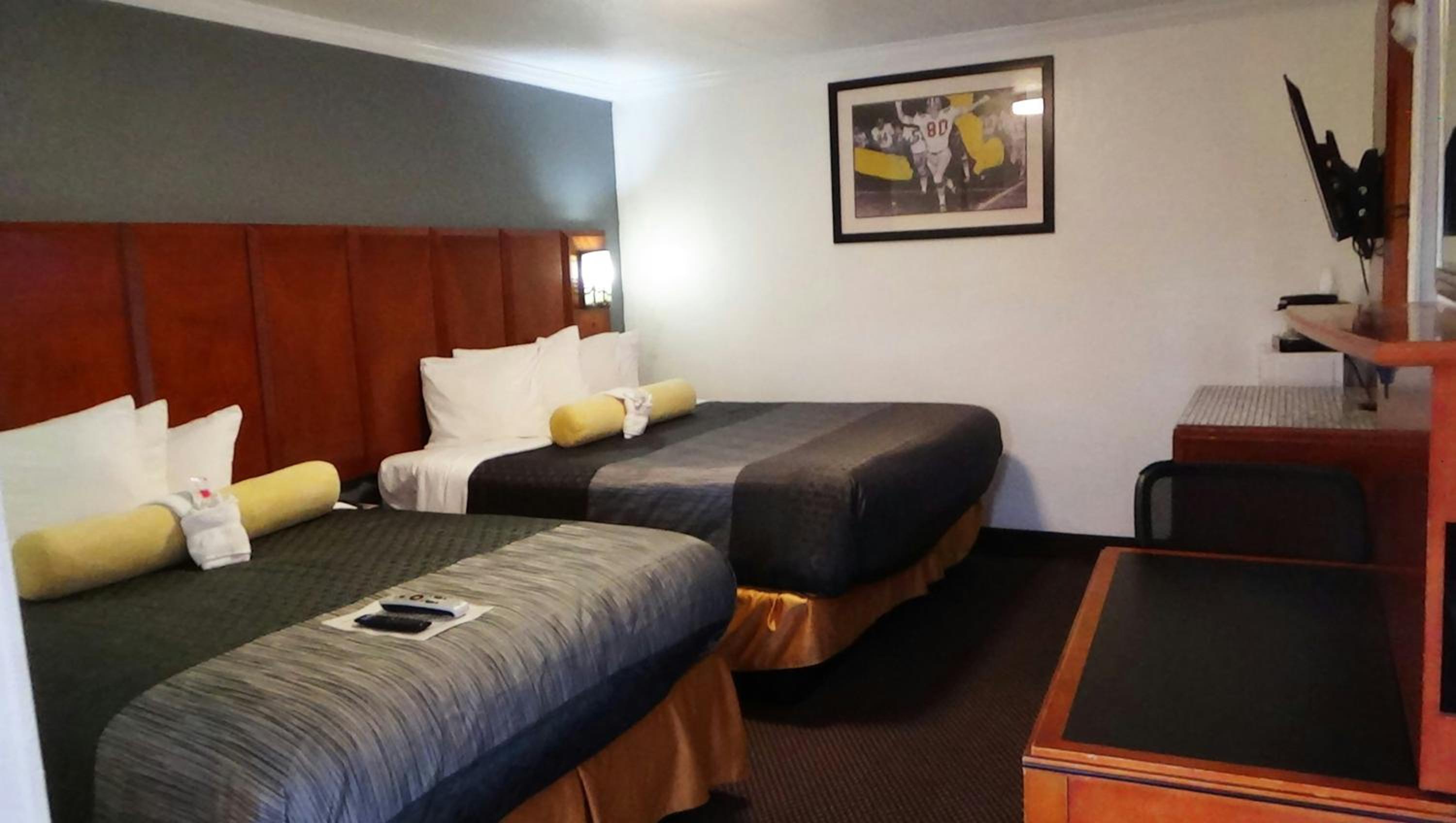 Deluxe Quadruple Room
