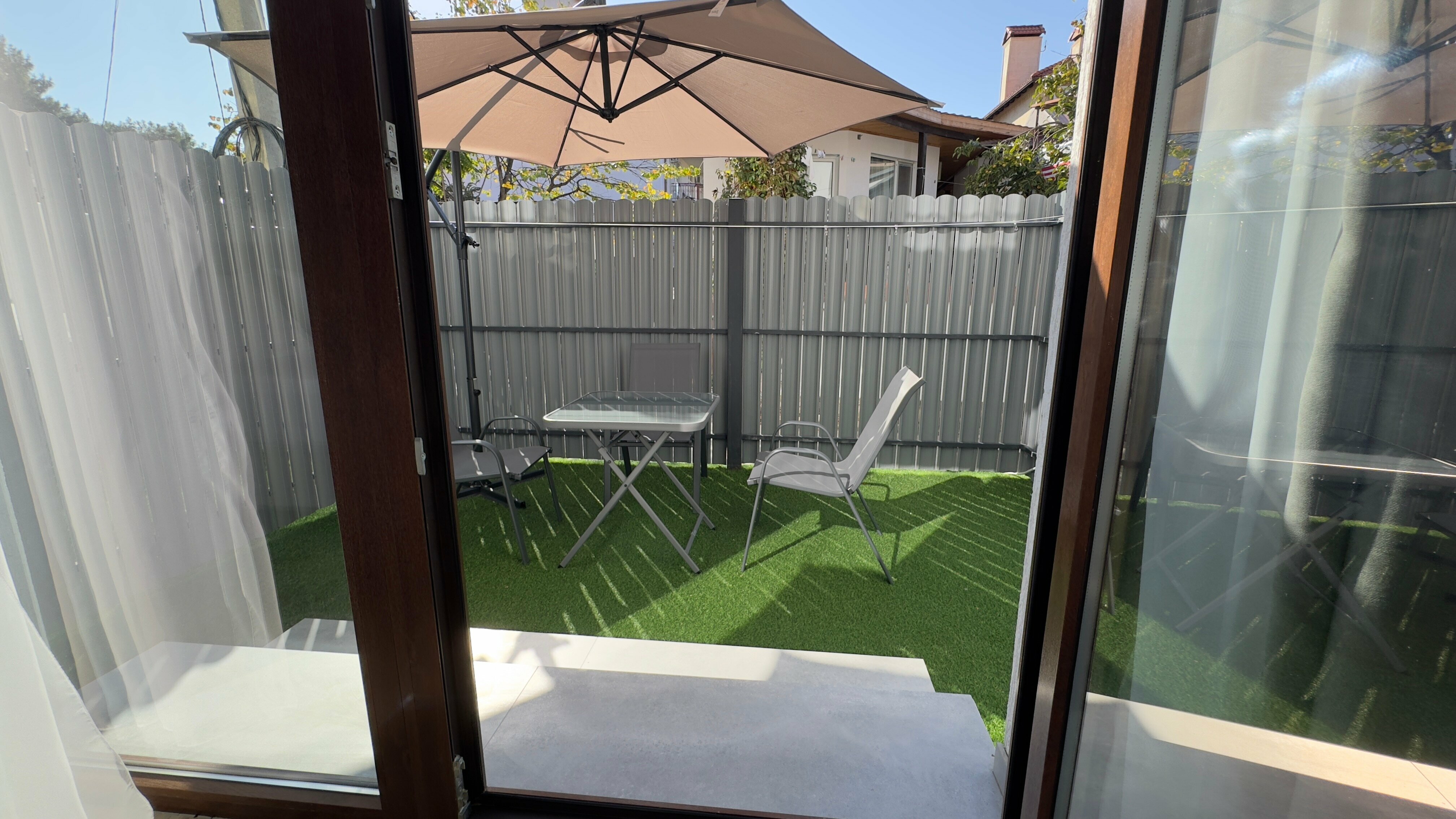 Комфорт с двориком( 2+2 дети)