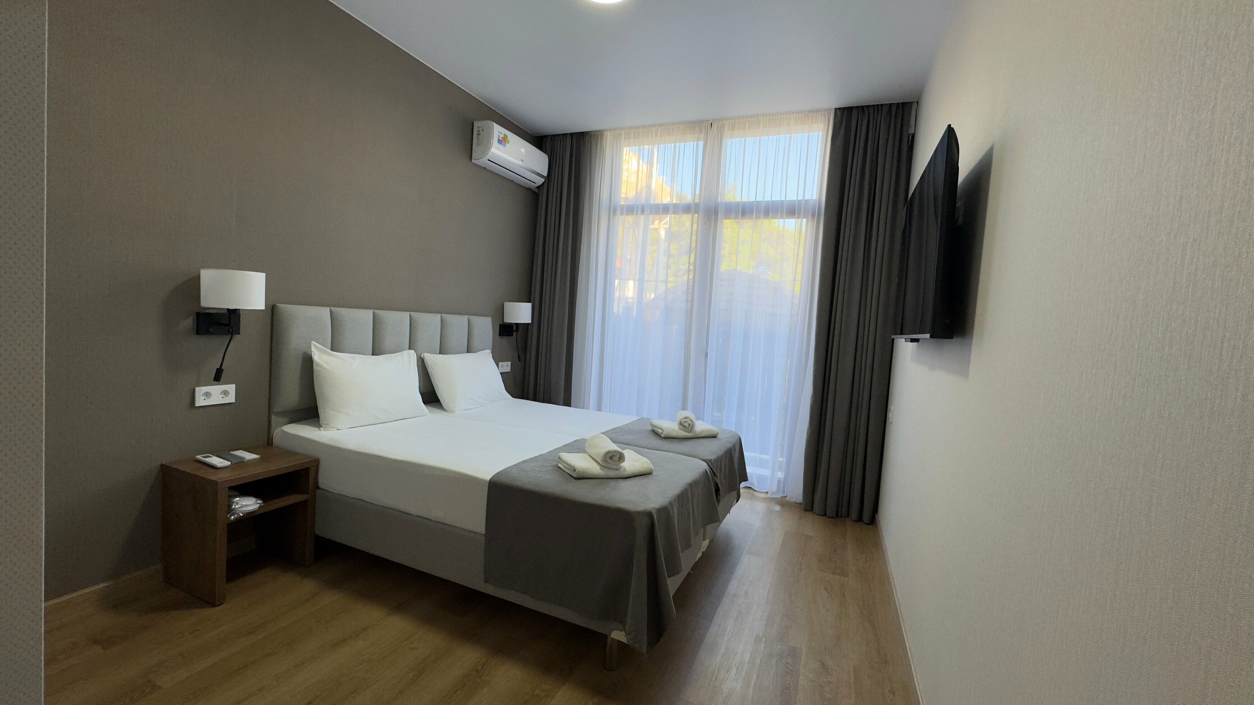 Комфорт с двориком( 2+2 дети)