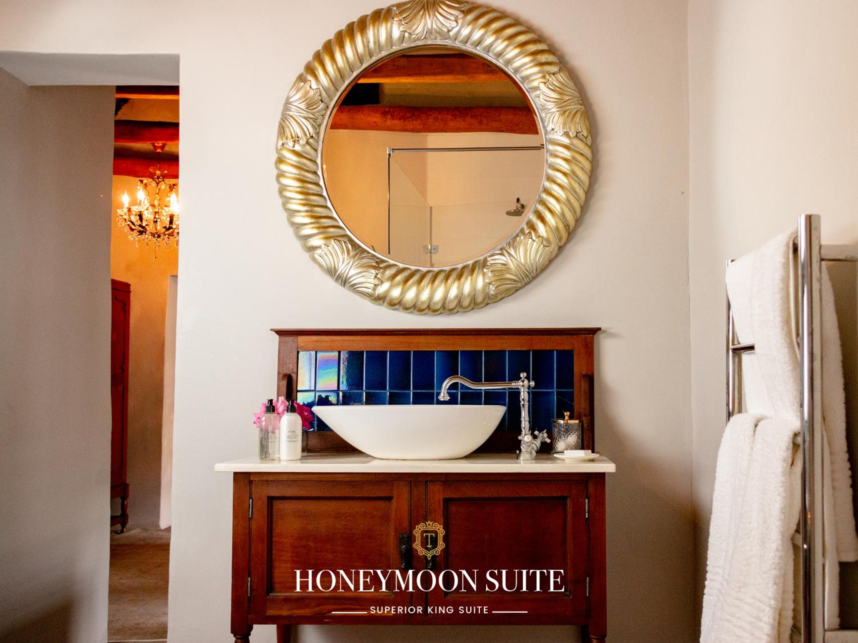 Honeymoon Suite