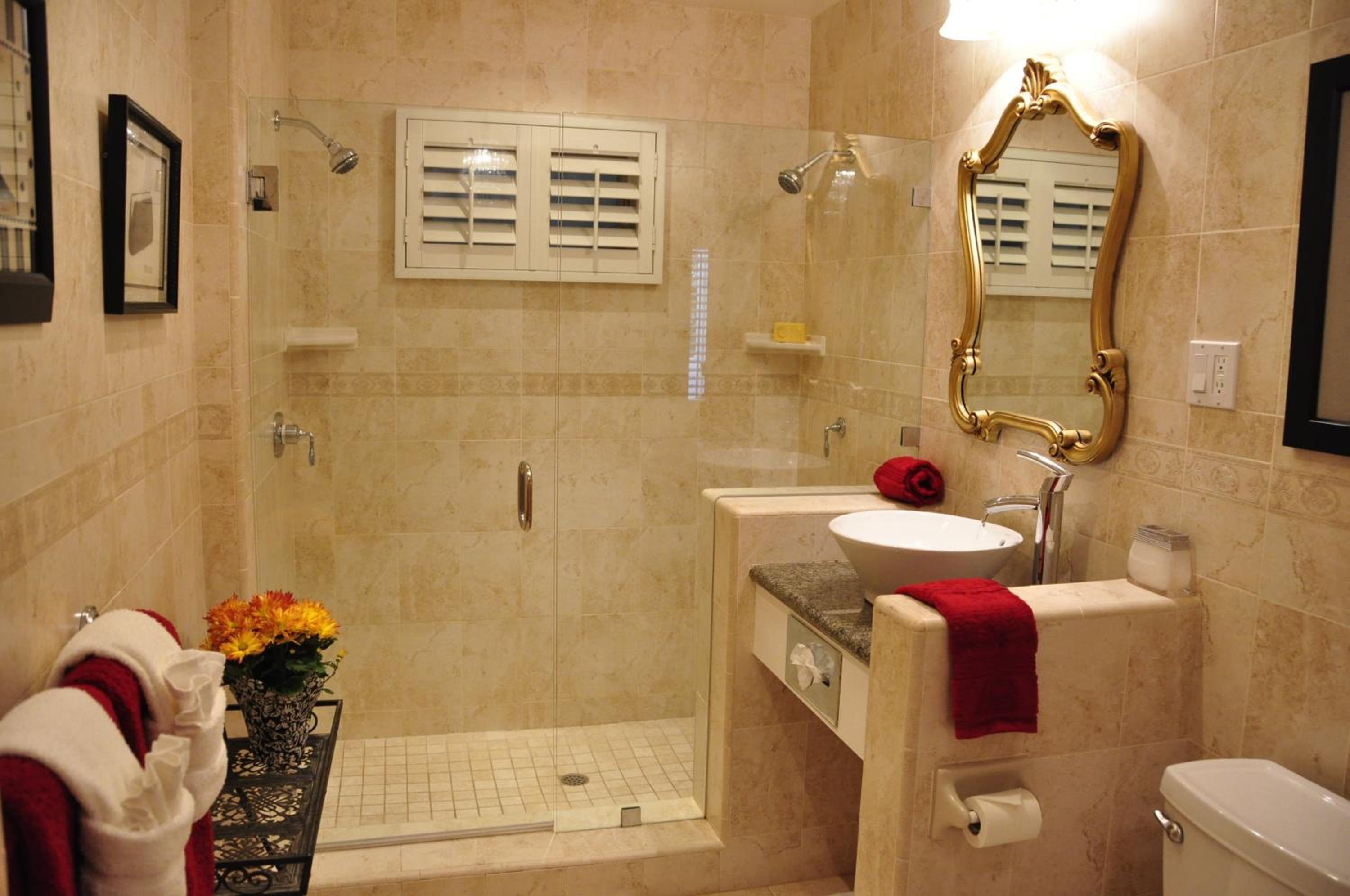 Deluxe King Room with Two Person Soaking Tub